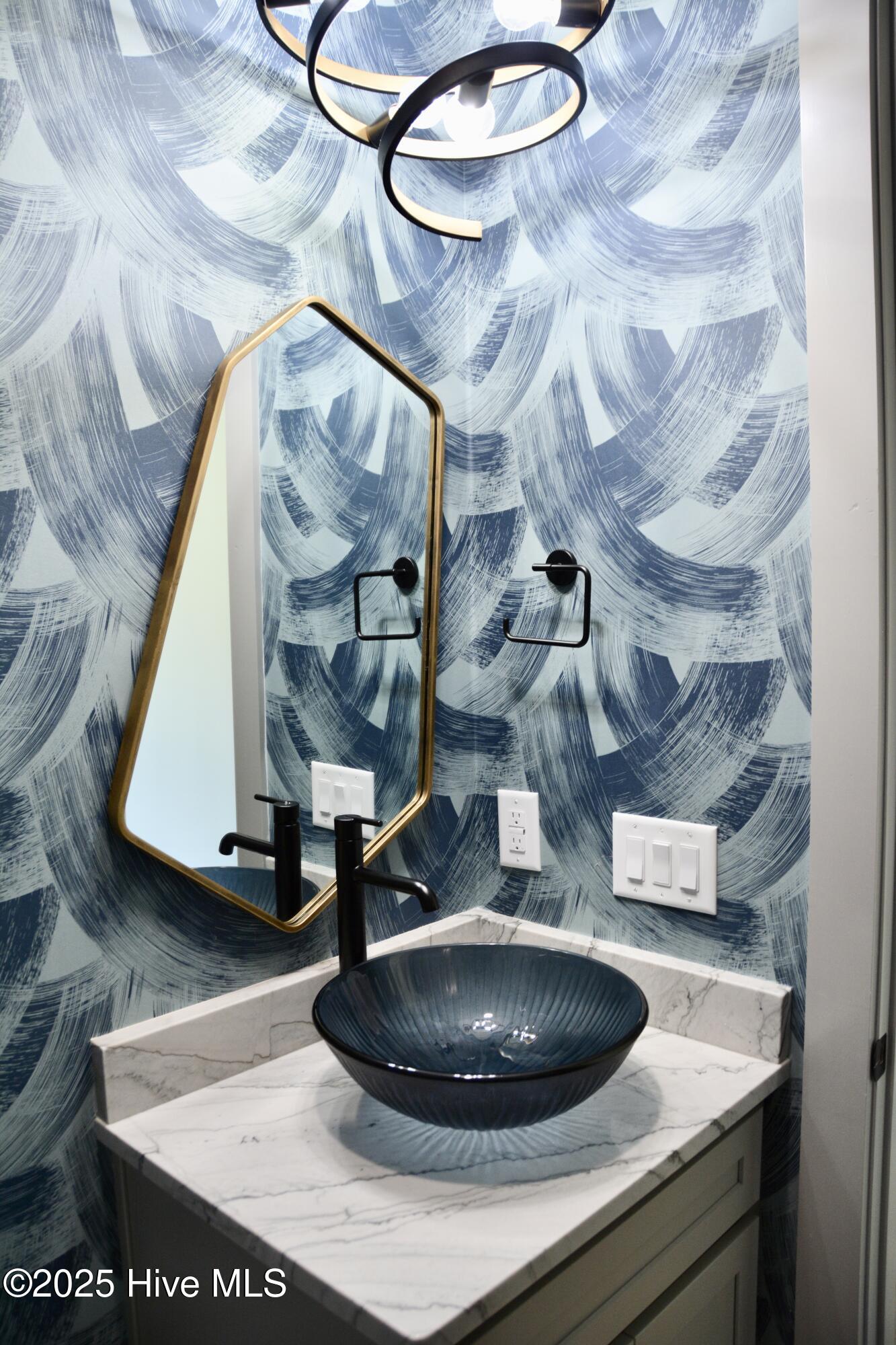 100508502 | Photo 48