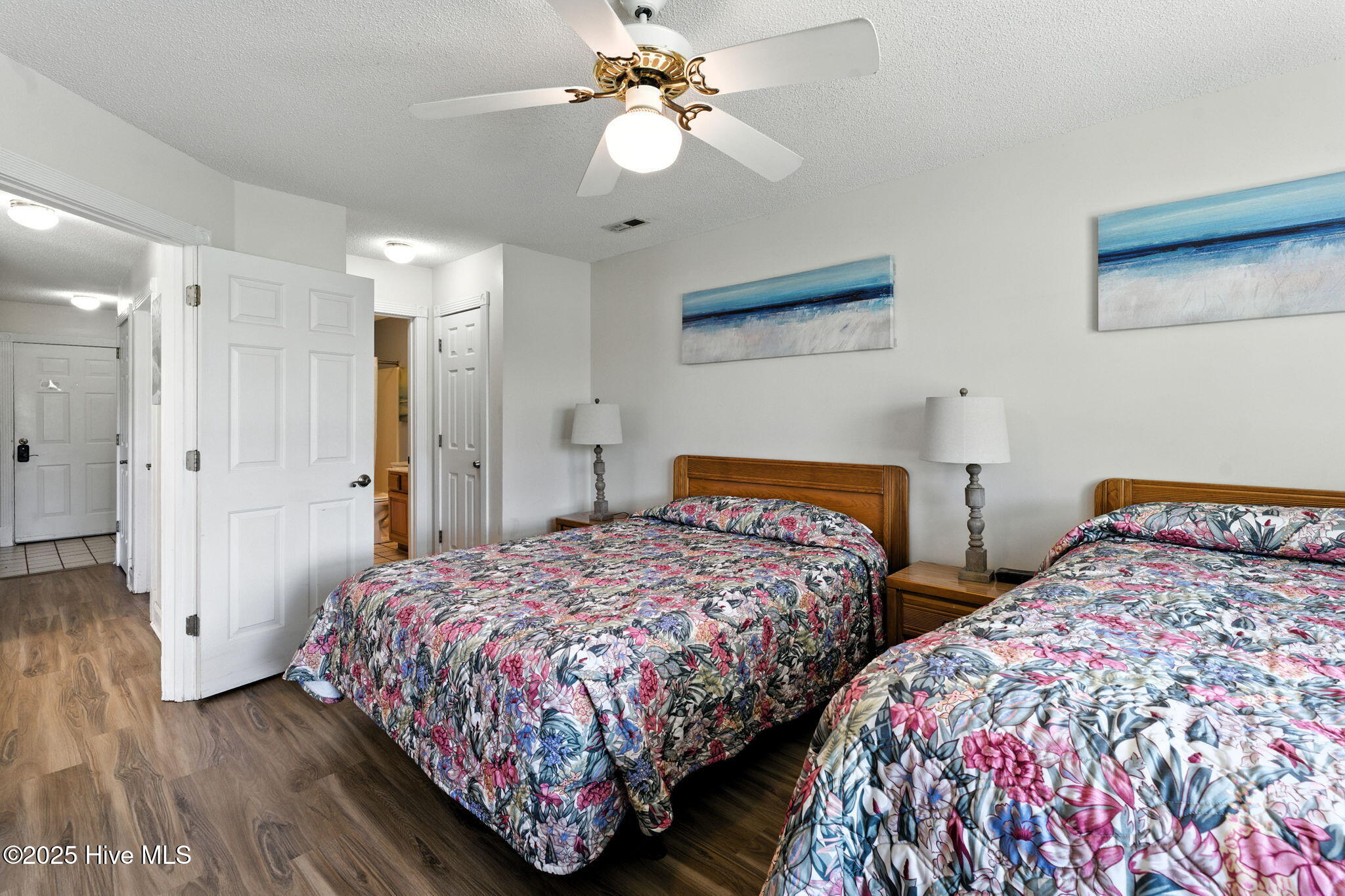 100527104 | Photo 19