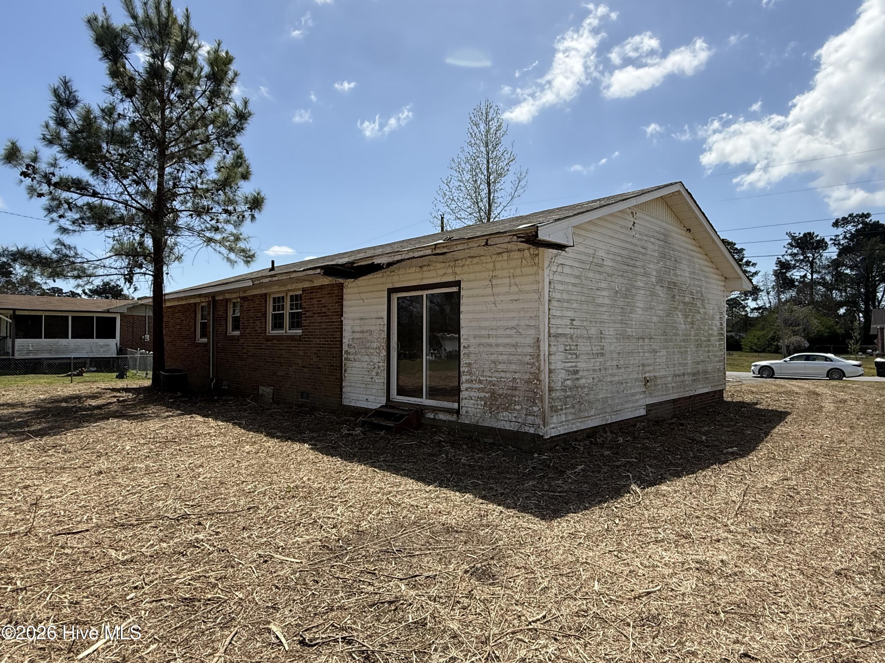 100563943 | Photo 14