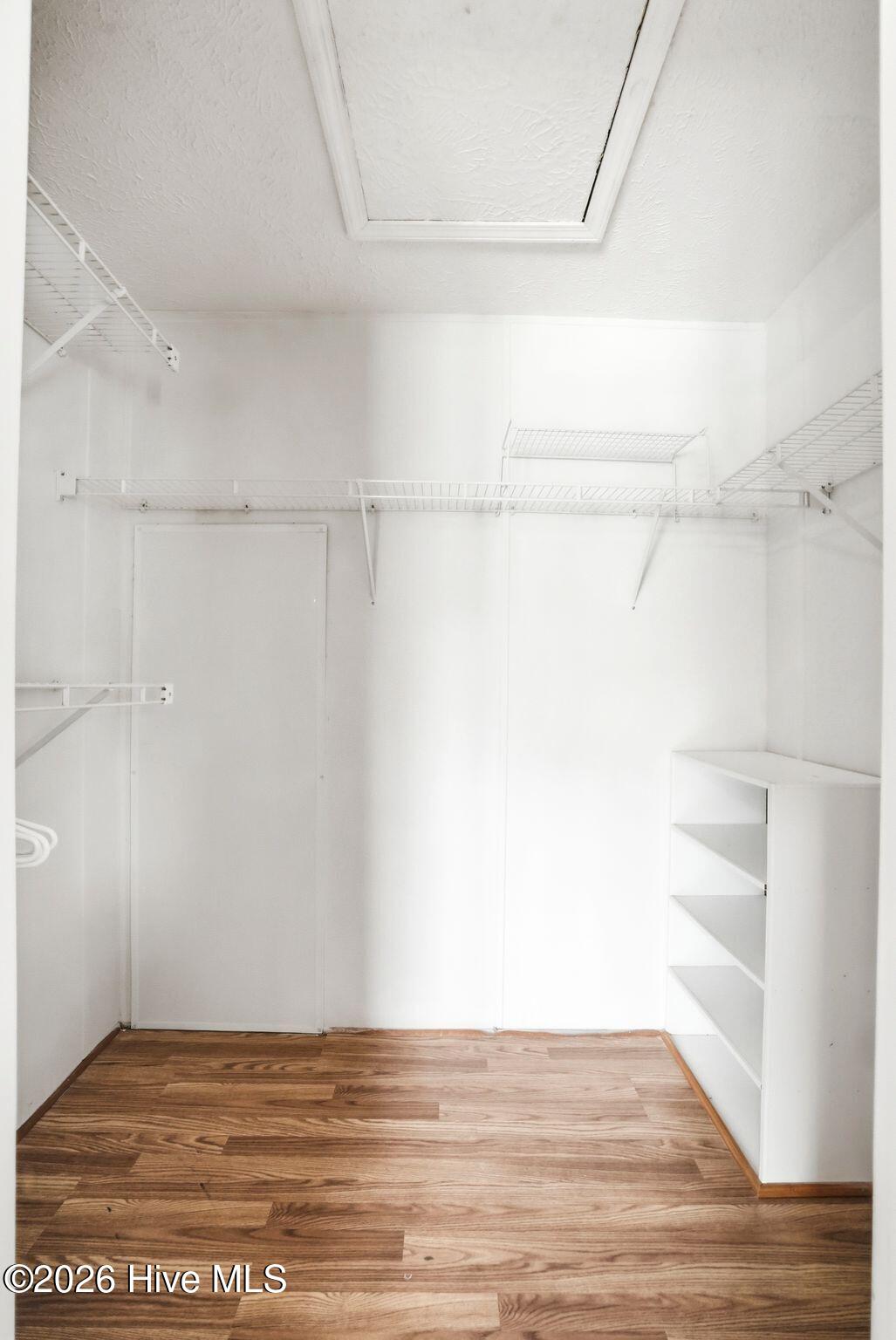 100567371 | Photo 41