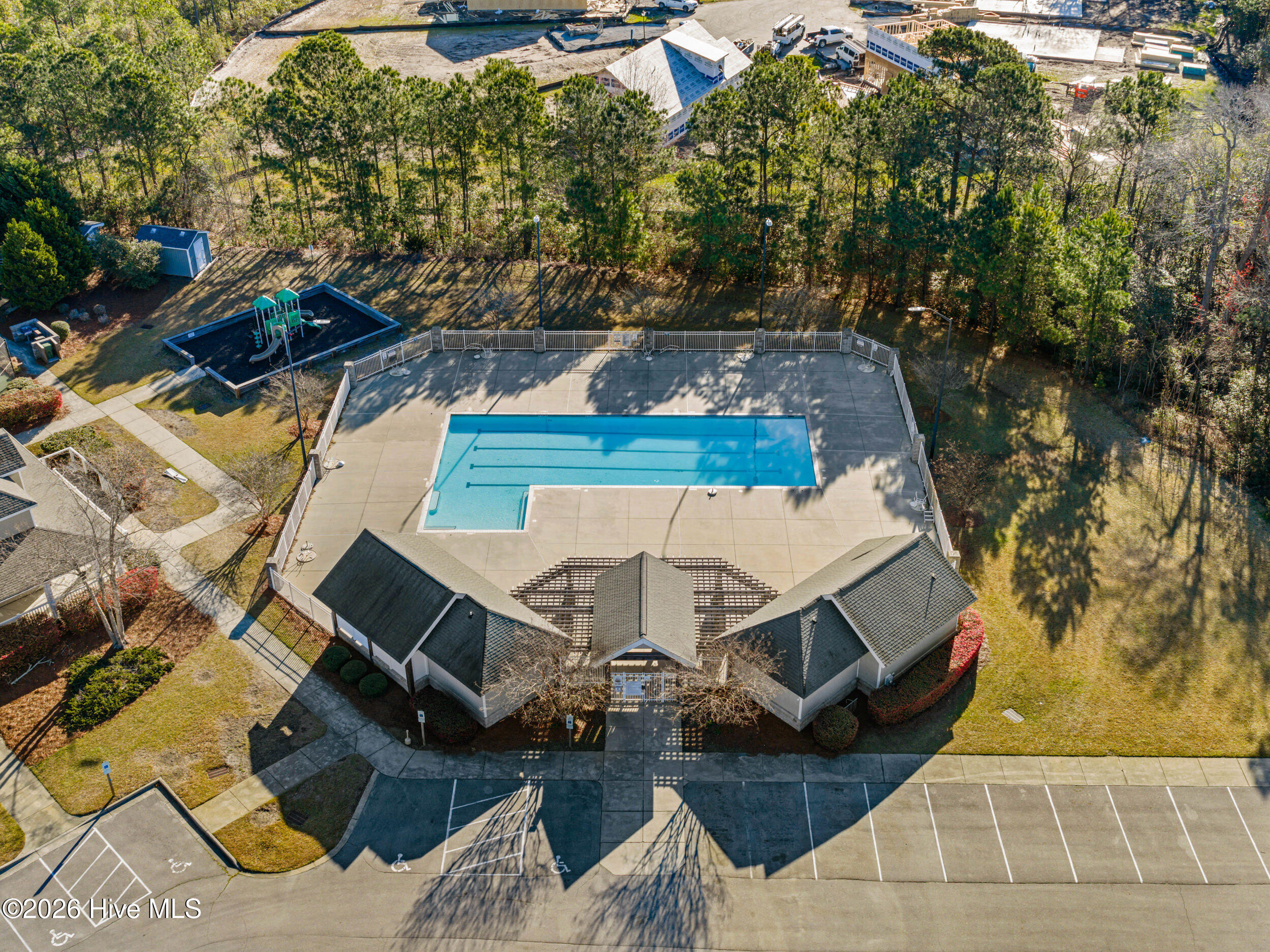 100565919 | Photo 68