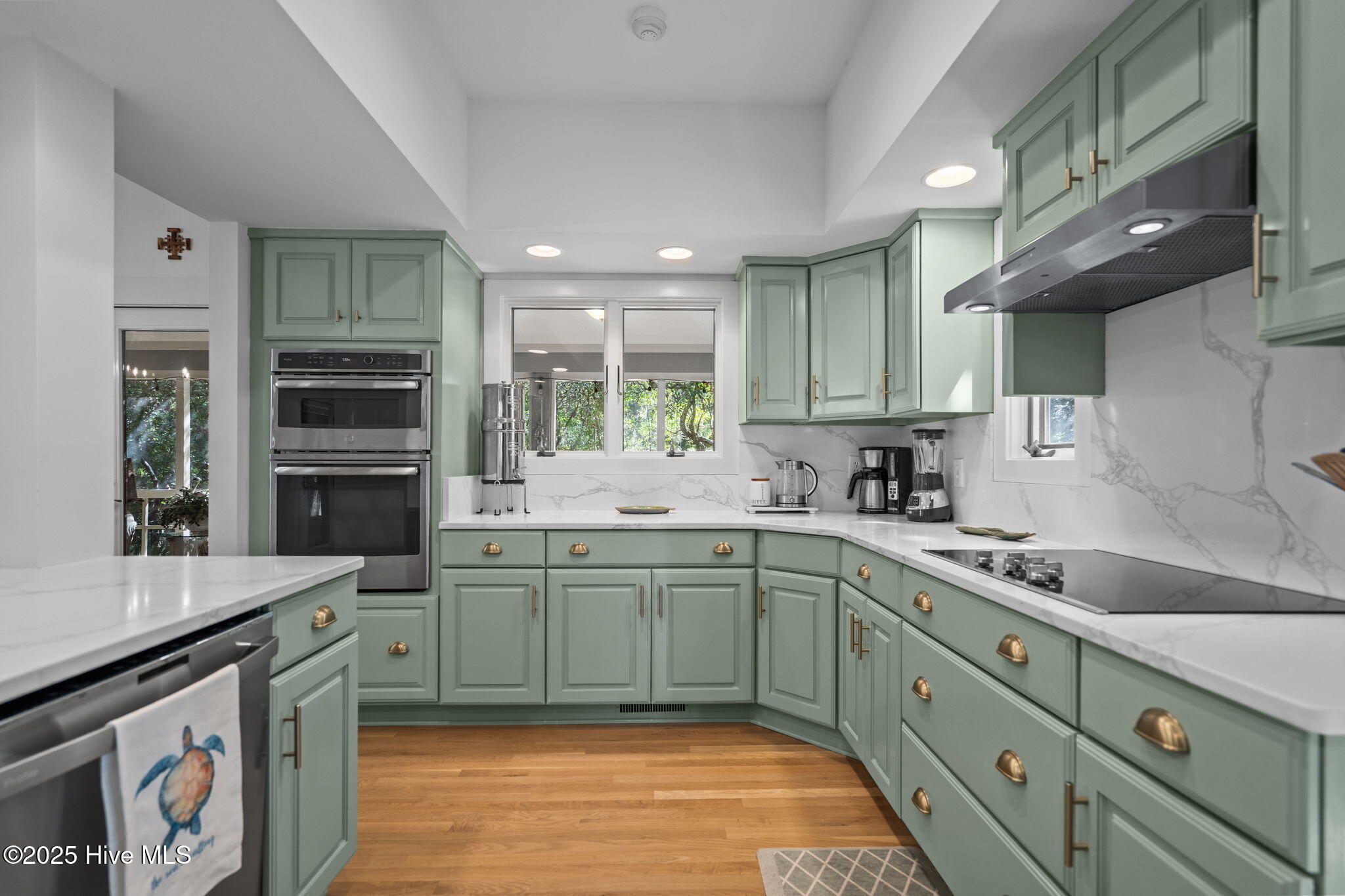 100501952 | Photo 12