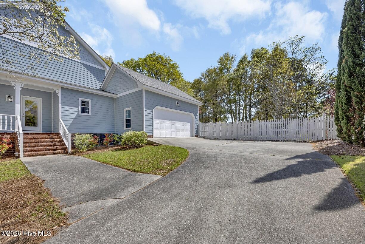 100565021 | Photo 30