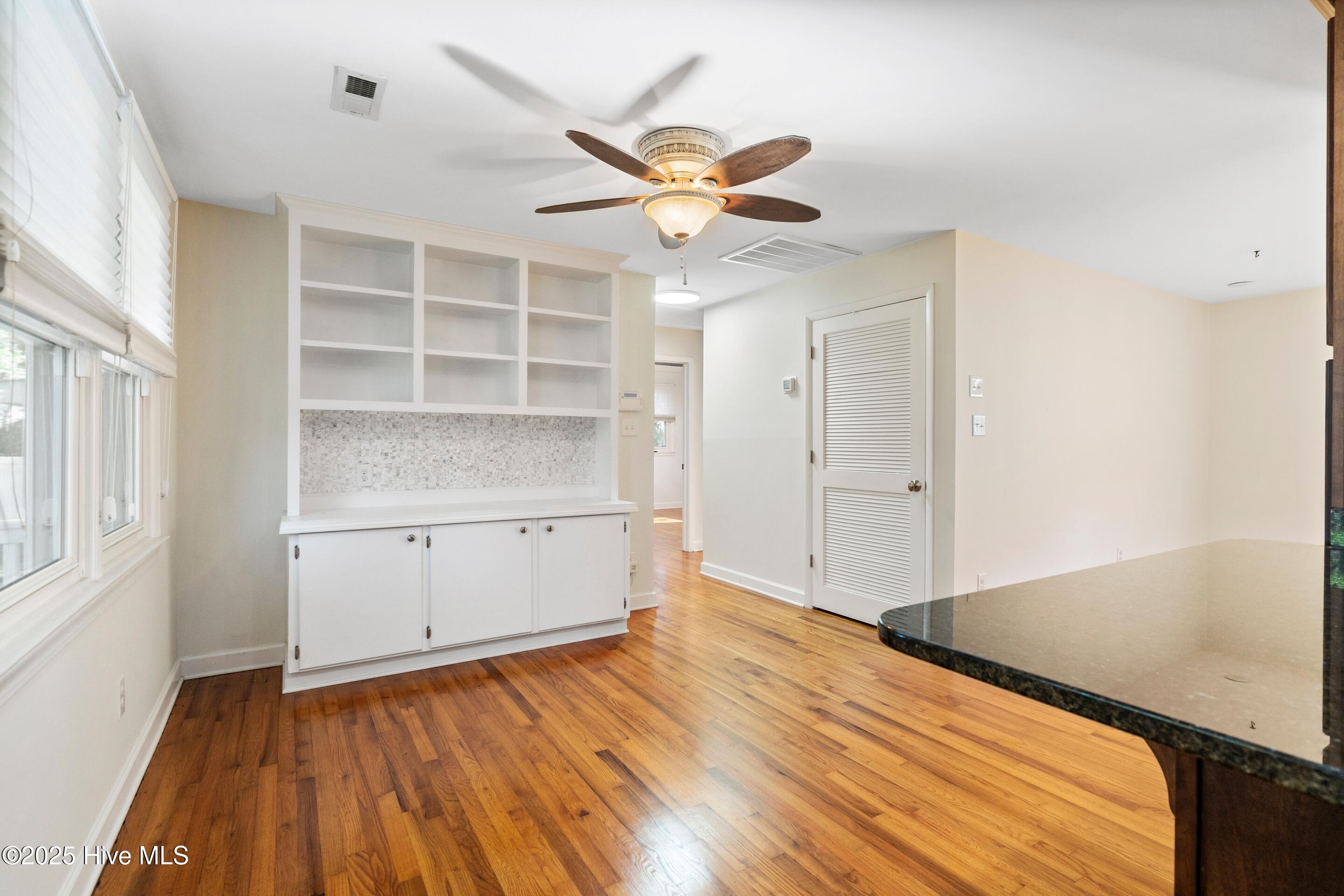 100537321 | Photo 14