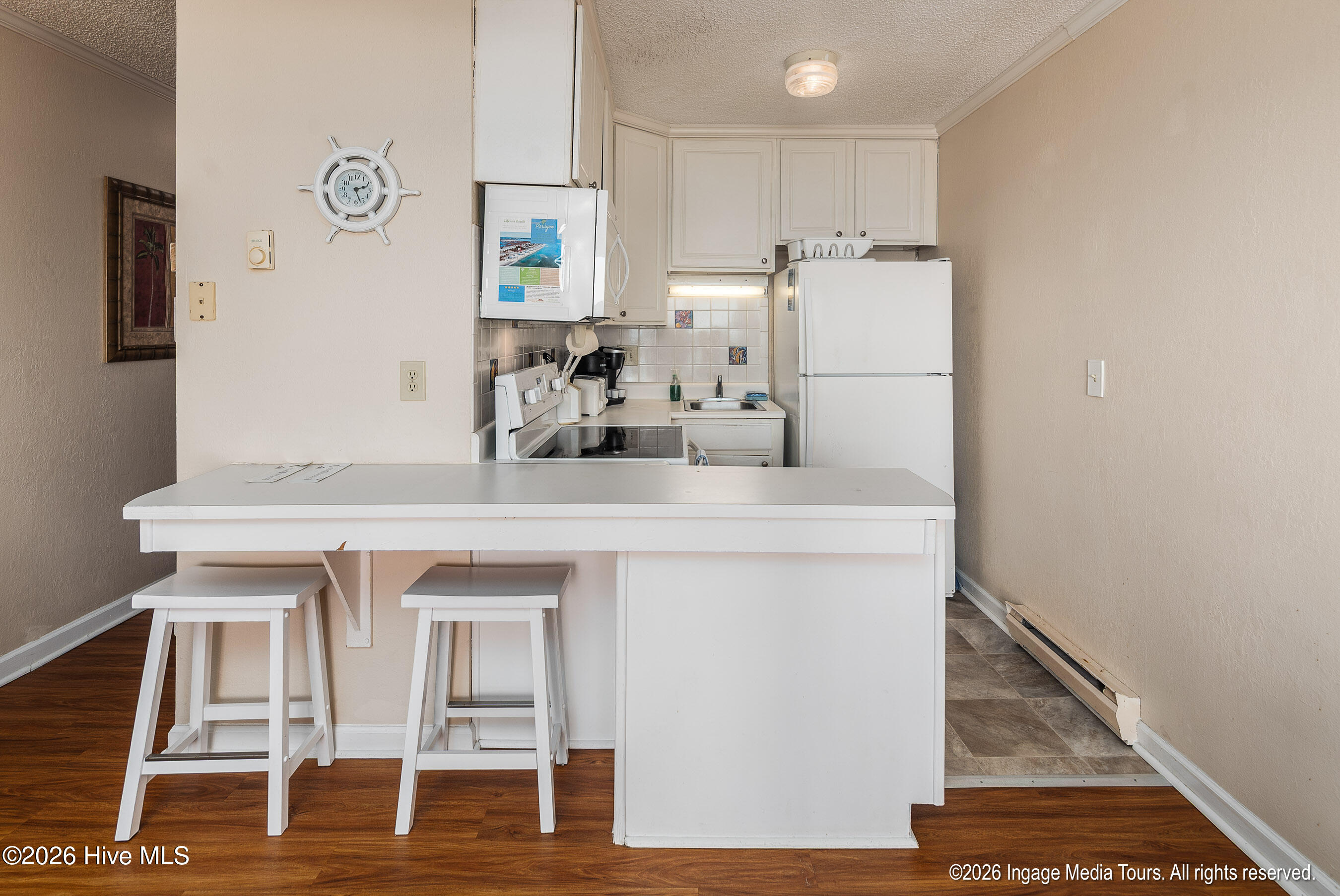 100548603 | Photo 14