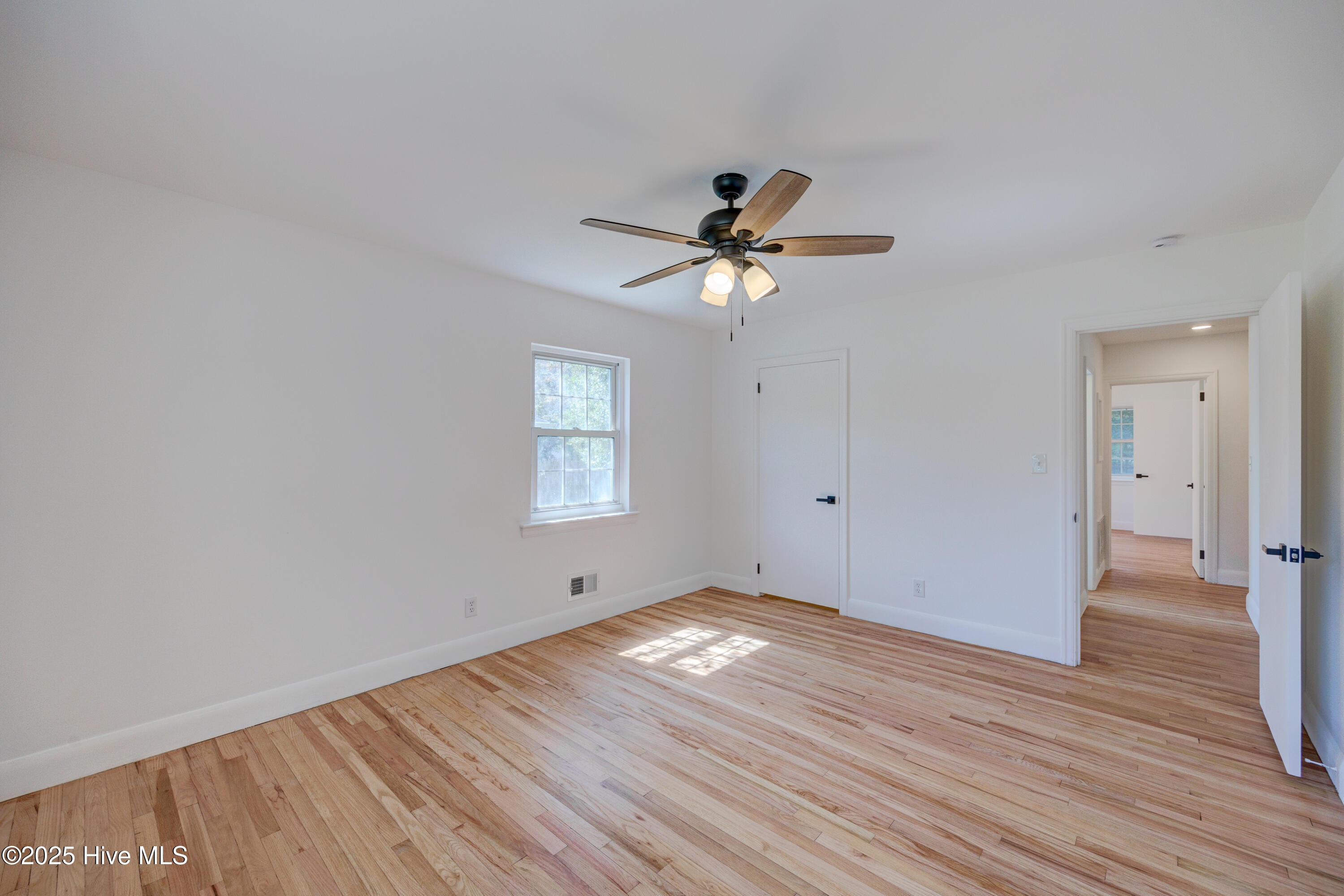 100531788 | Photo 37