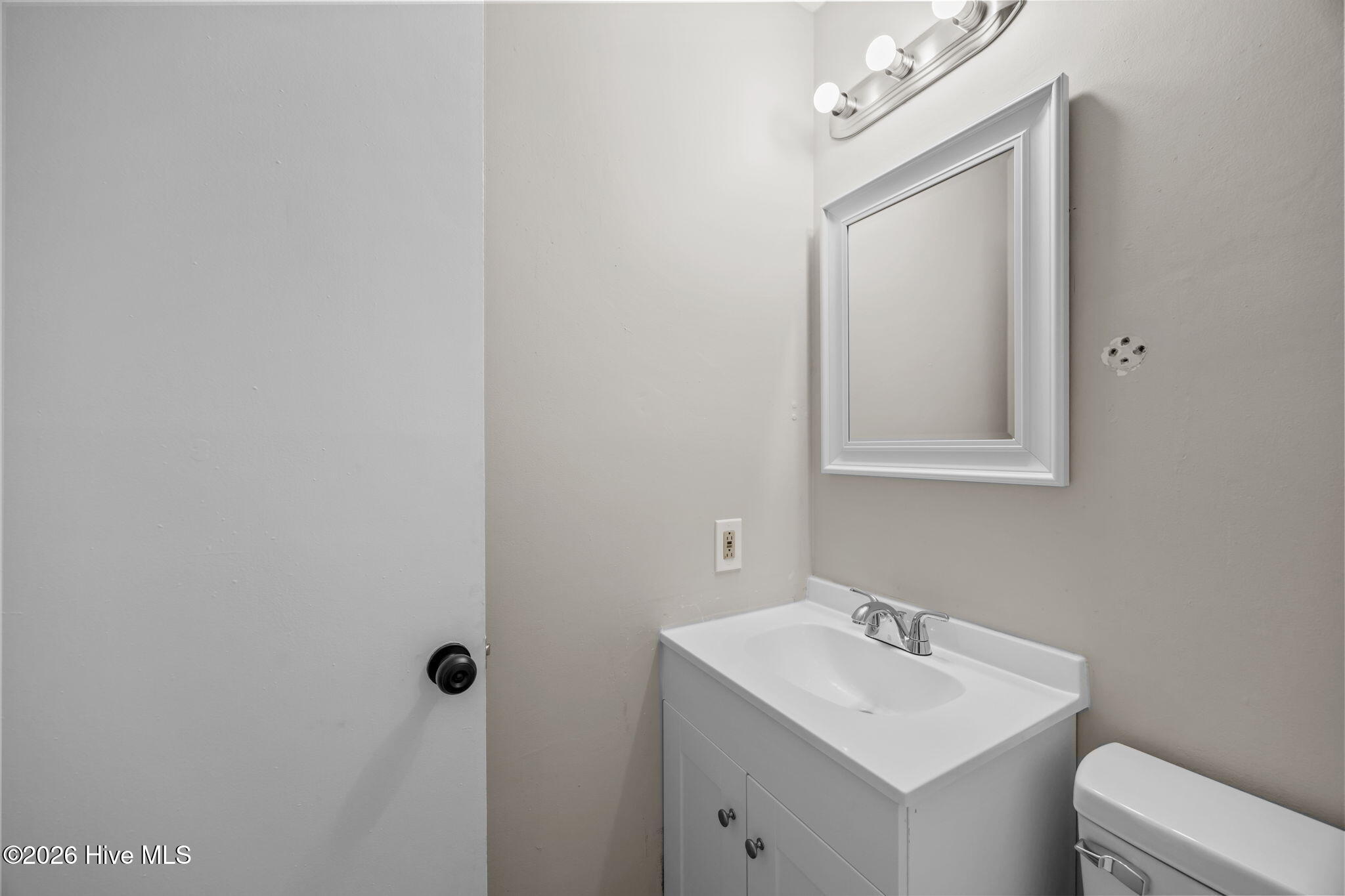 100555869 | Photo 34