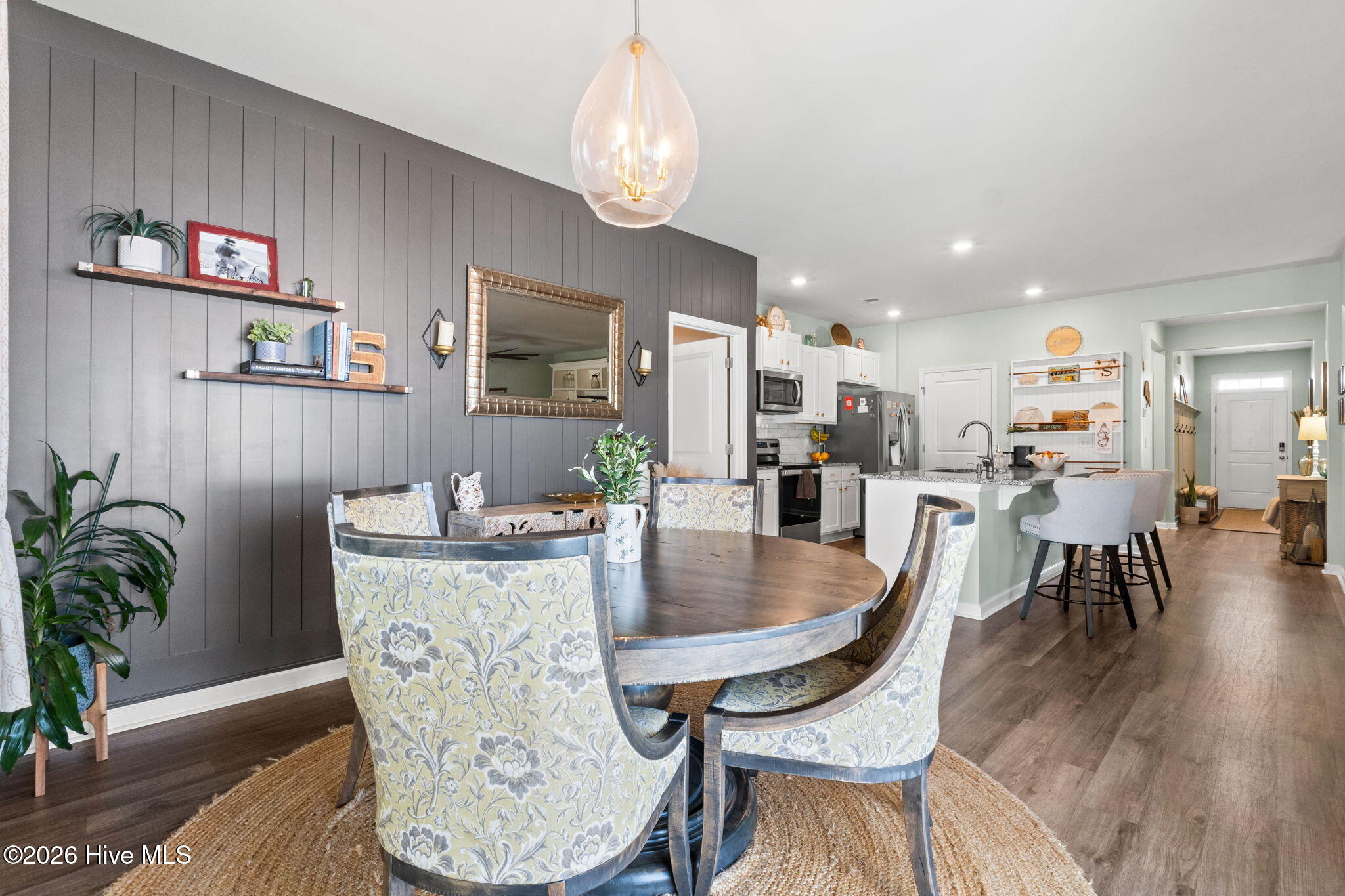 100568064 | Photo 13