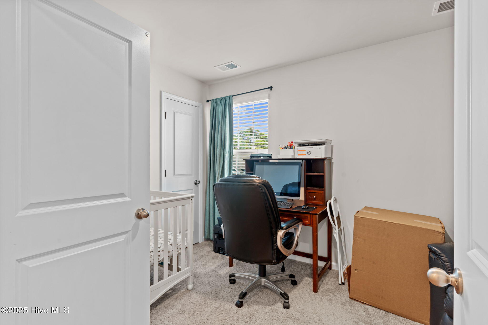 100515817 | Photo 24