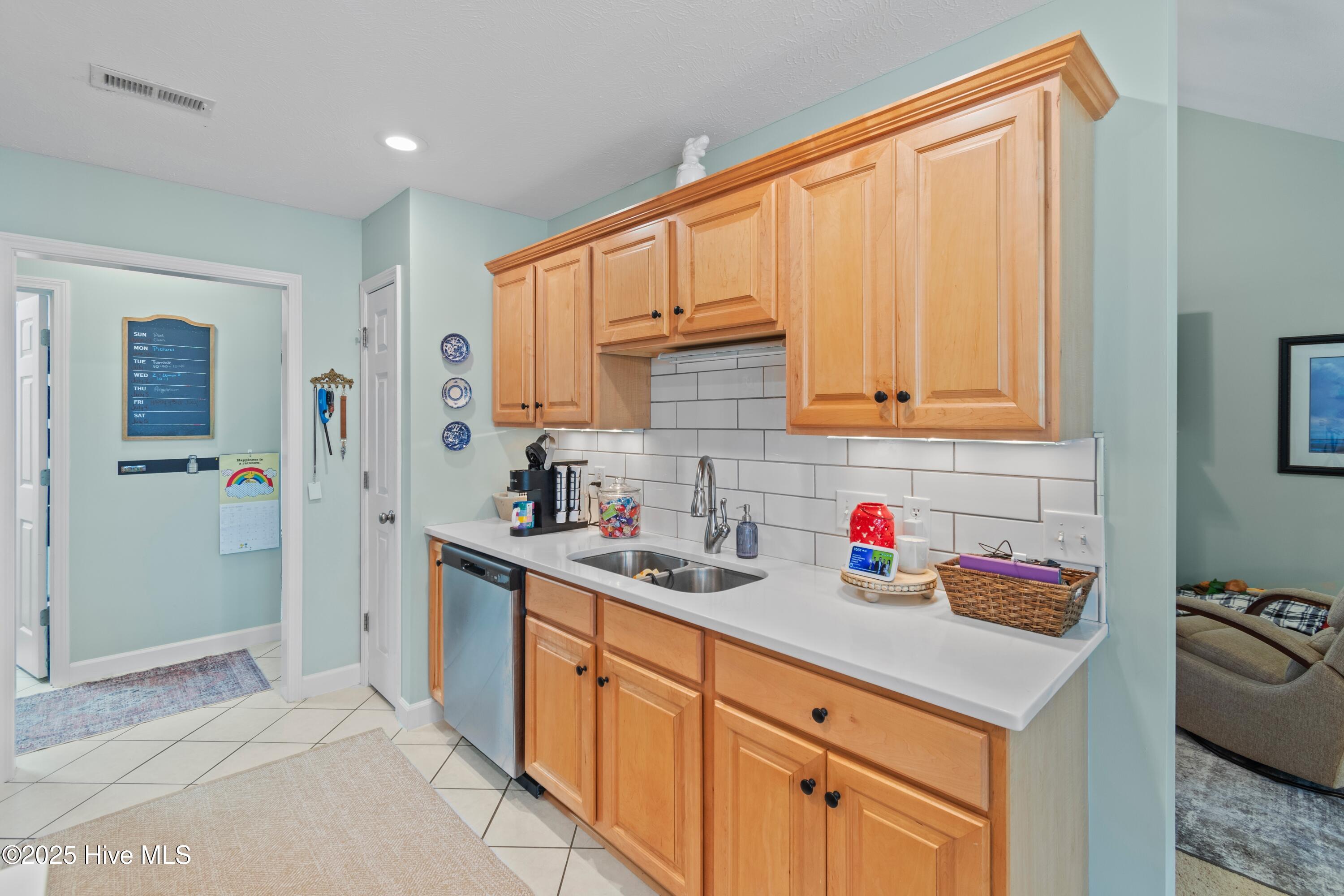 100517176 | Photo 13