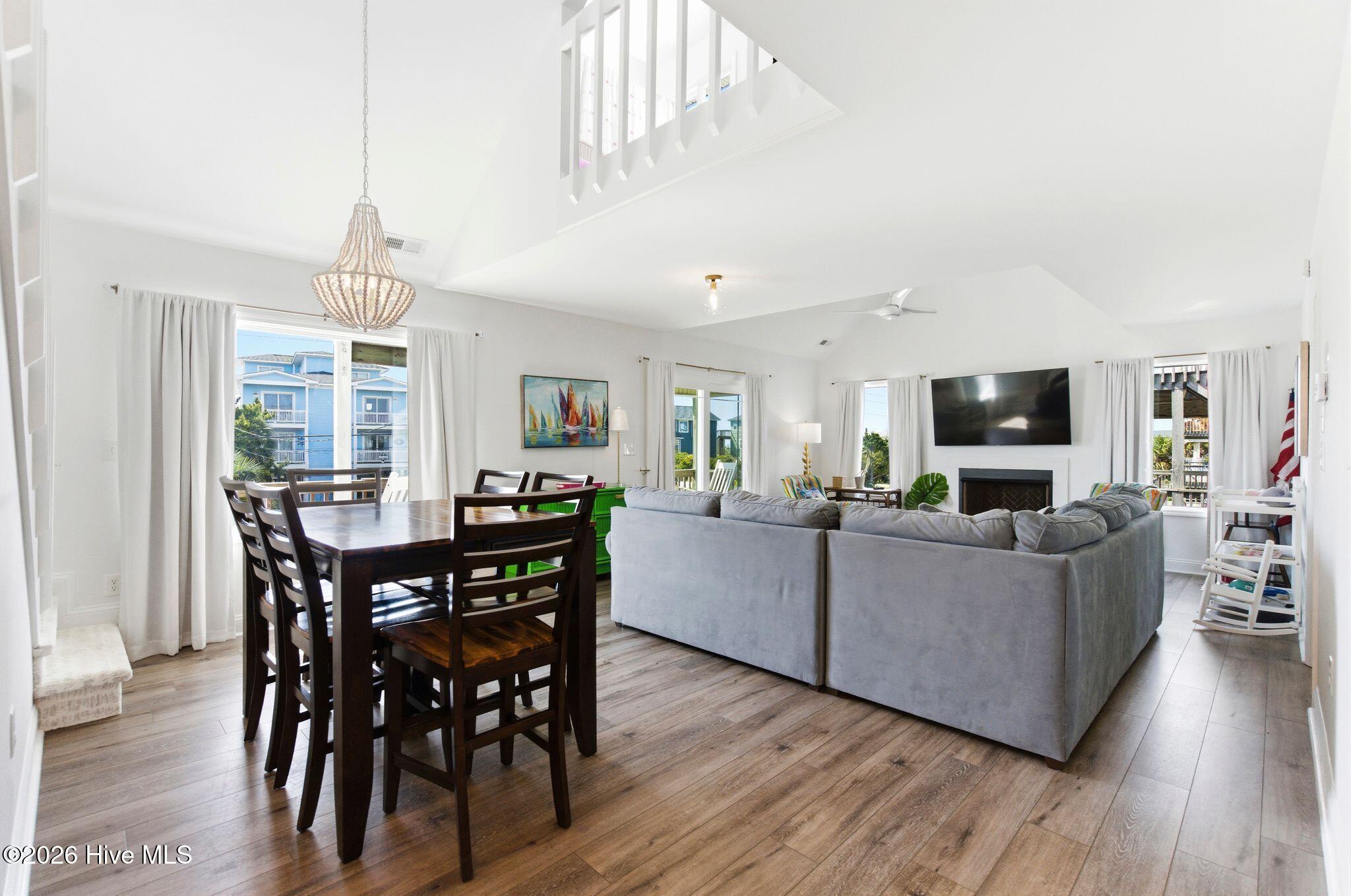 100567797 | Photo 15