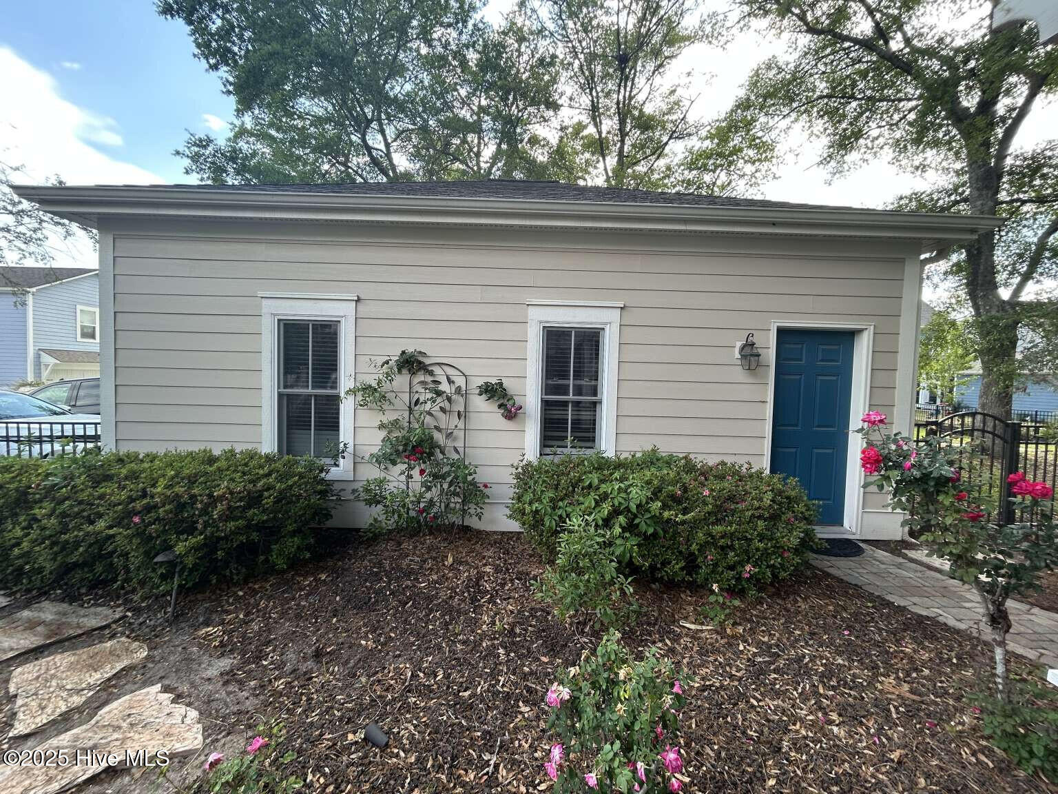 100523634 | Photo 23