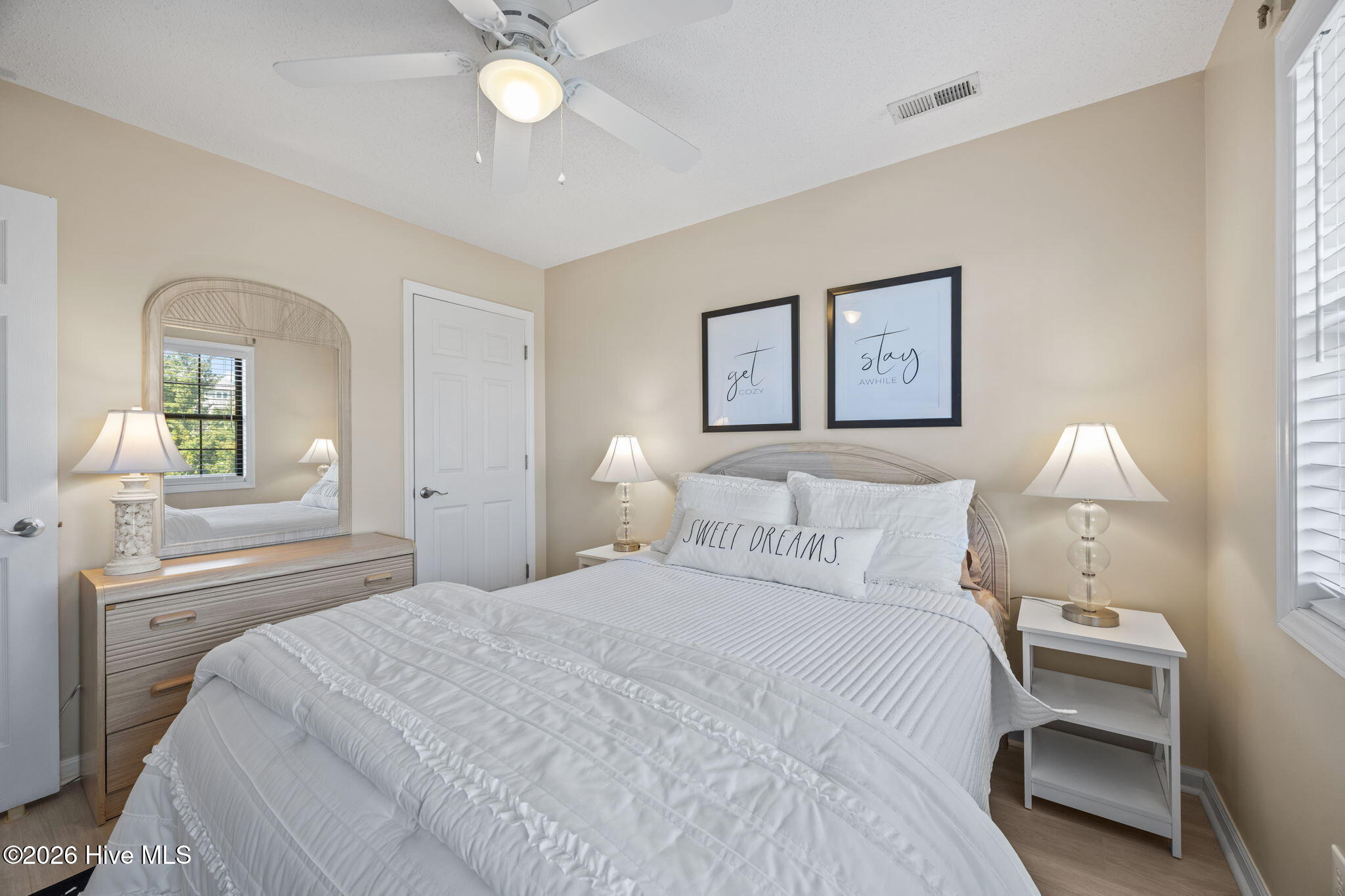 100563759 | Photo 17