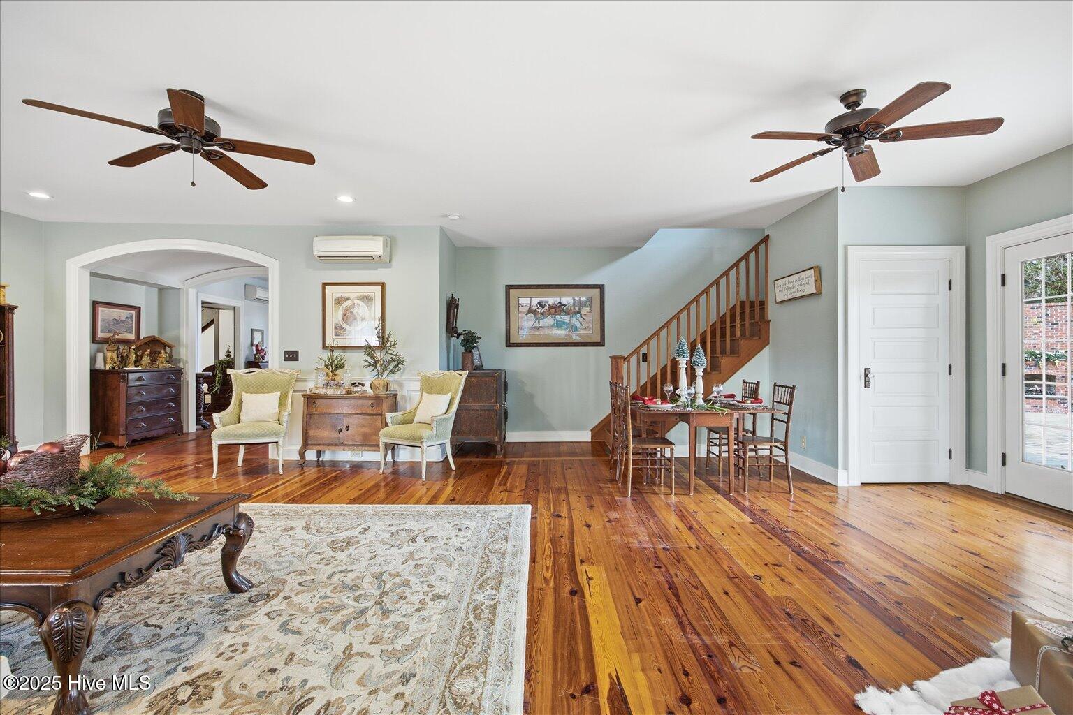 100545633 | Photo 36