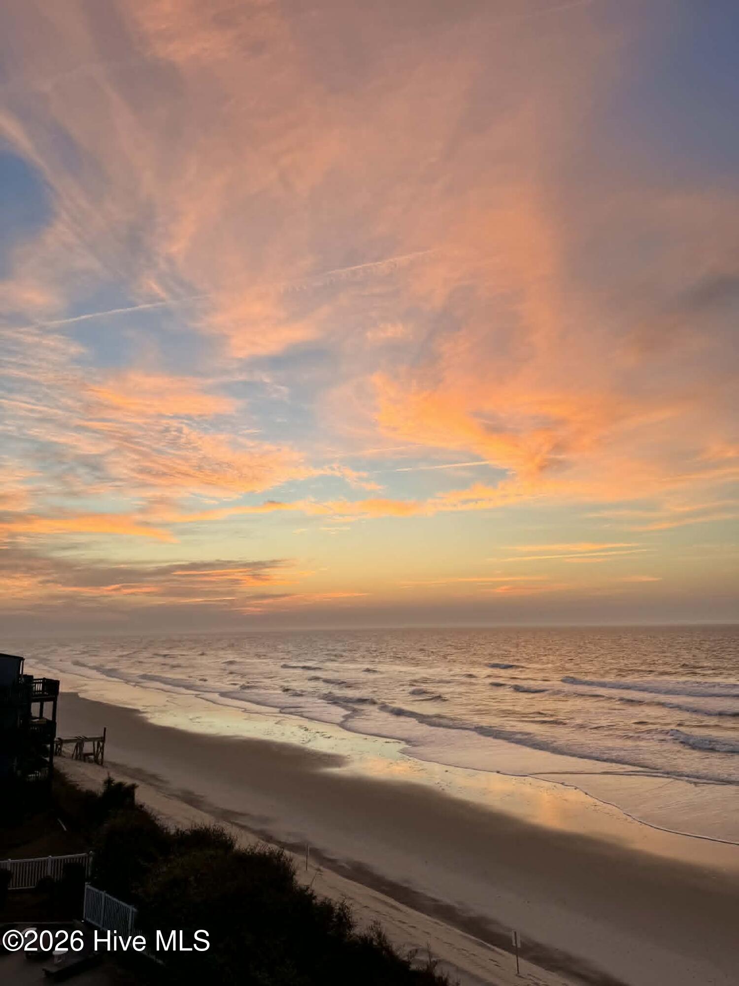 100563285 | Photo 70