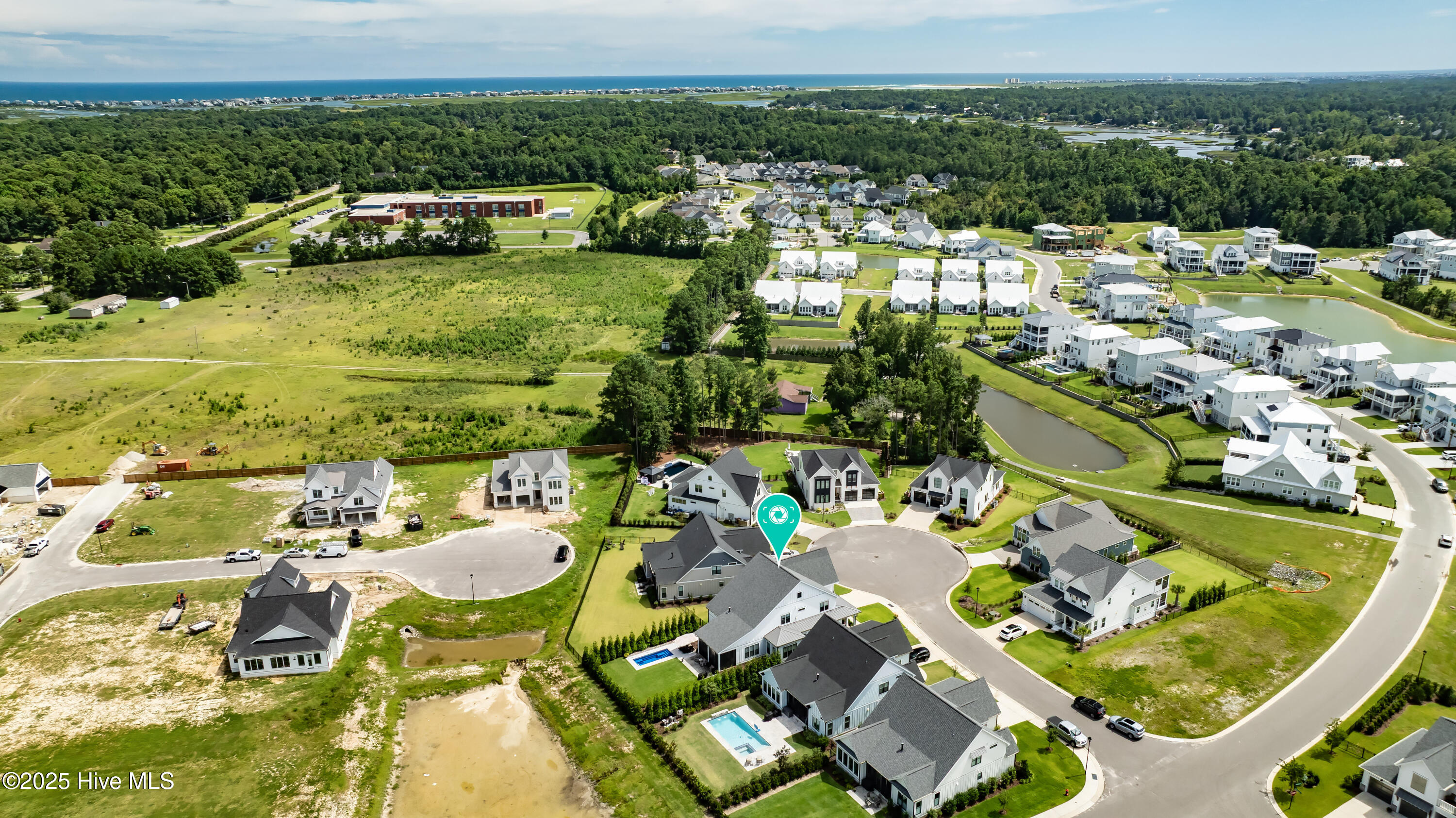 100523935 | Photo 62