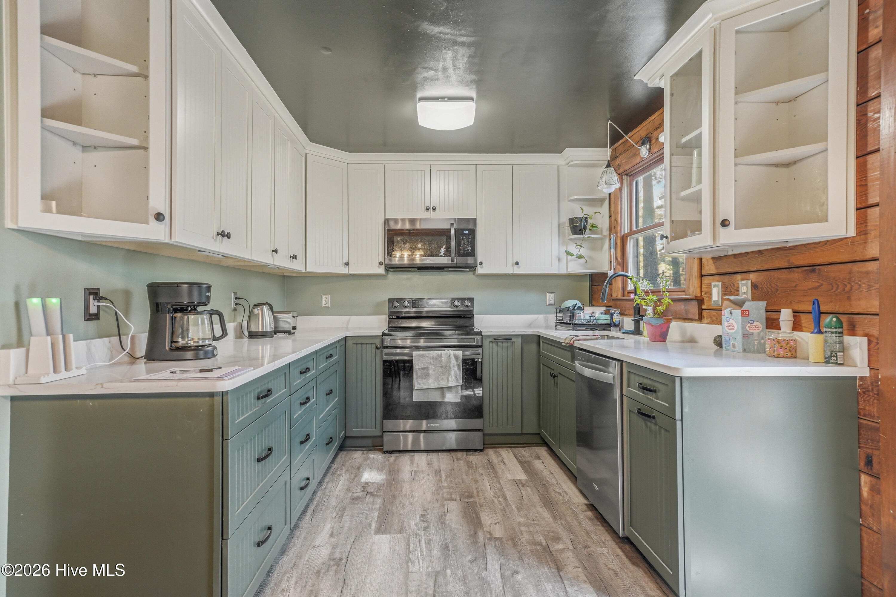 100566654 | Photo 22