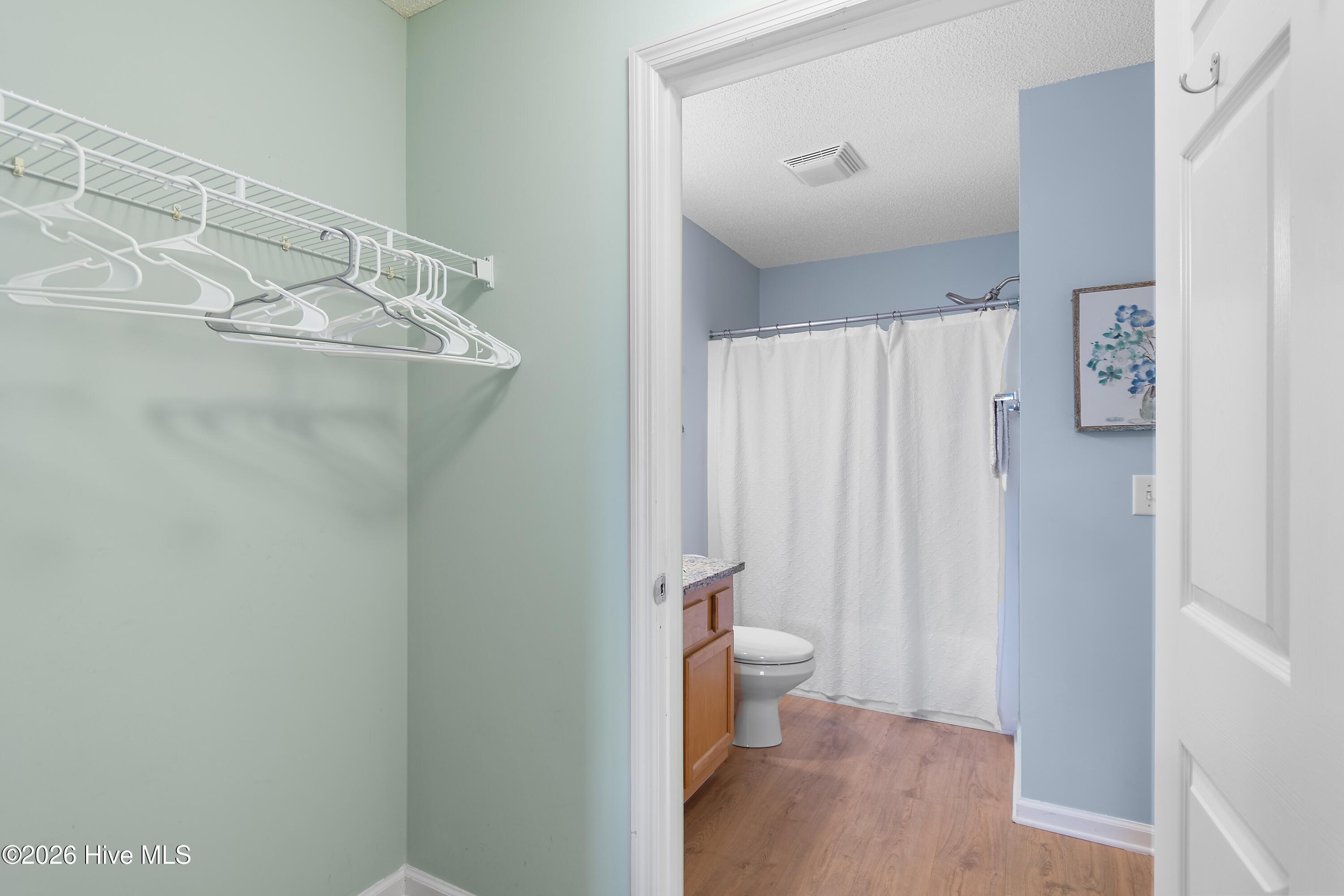 100565554 | Photo 25