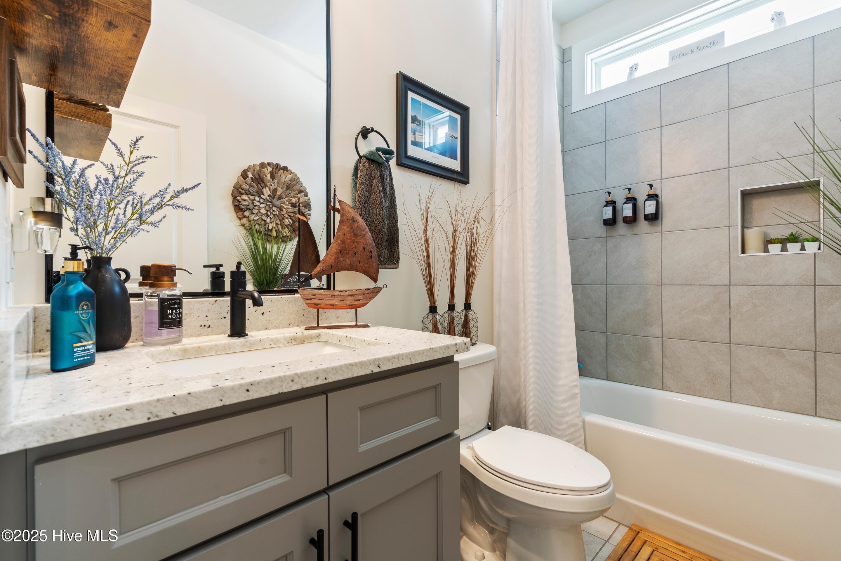 100525956 | Photo 41