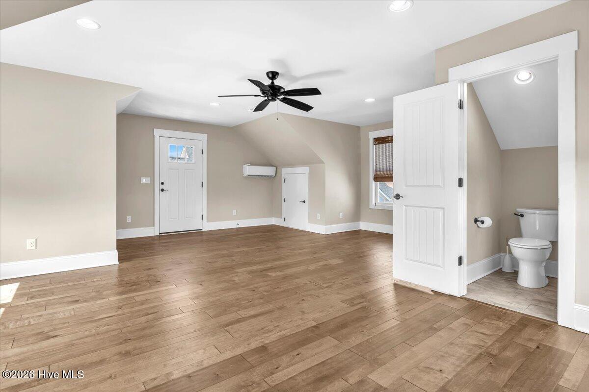 100558839 | Photo 71