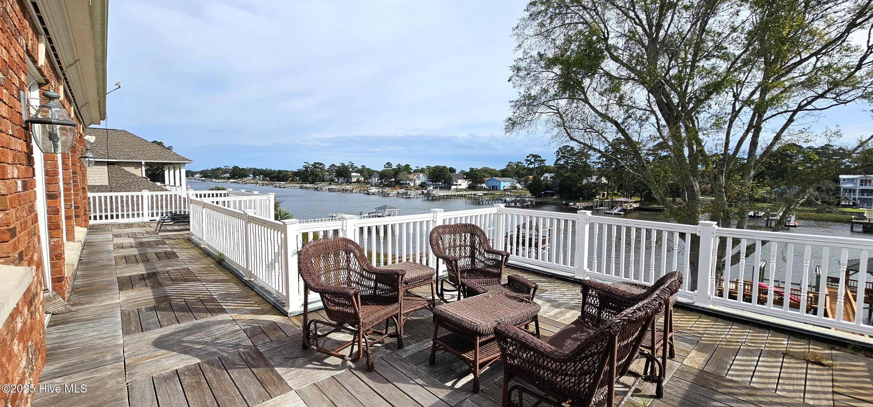 100542598 | Photo 30