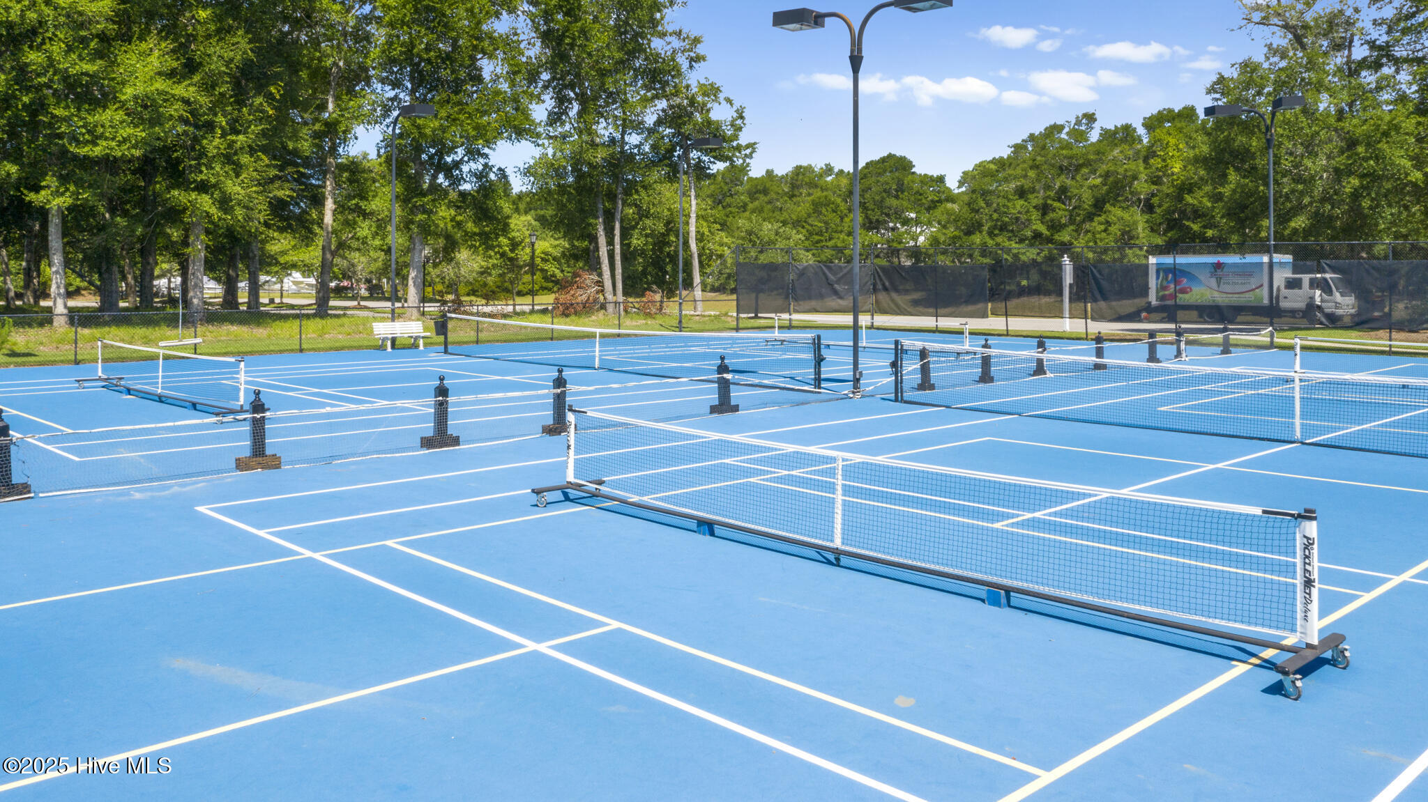 100533242 | Photo 27