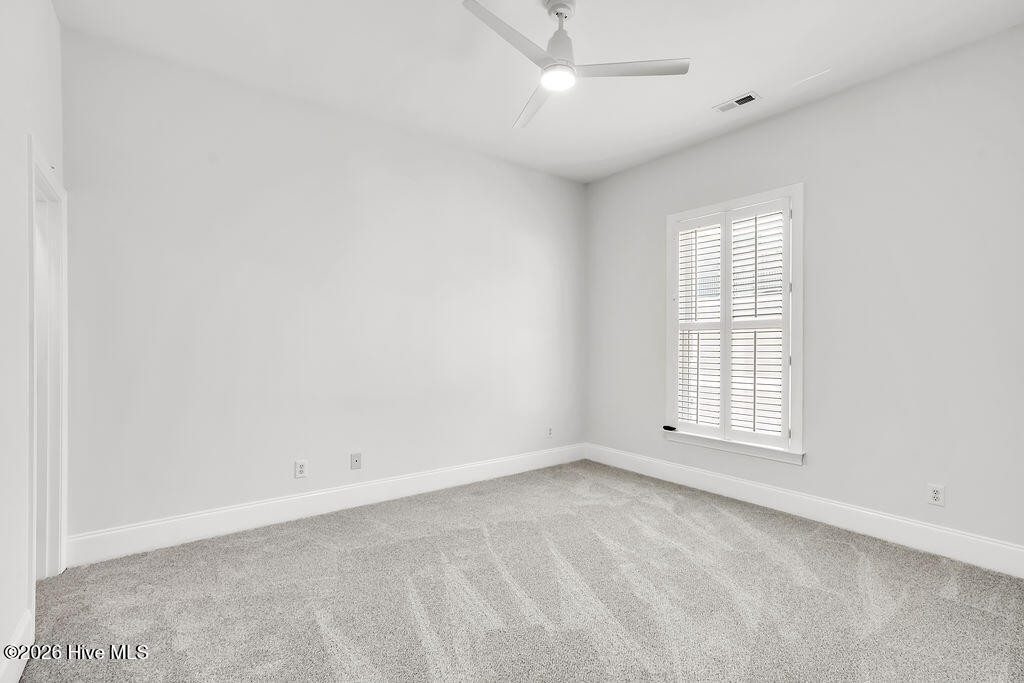 100562852 | Photo 27