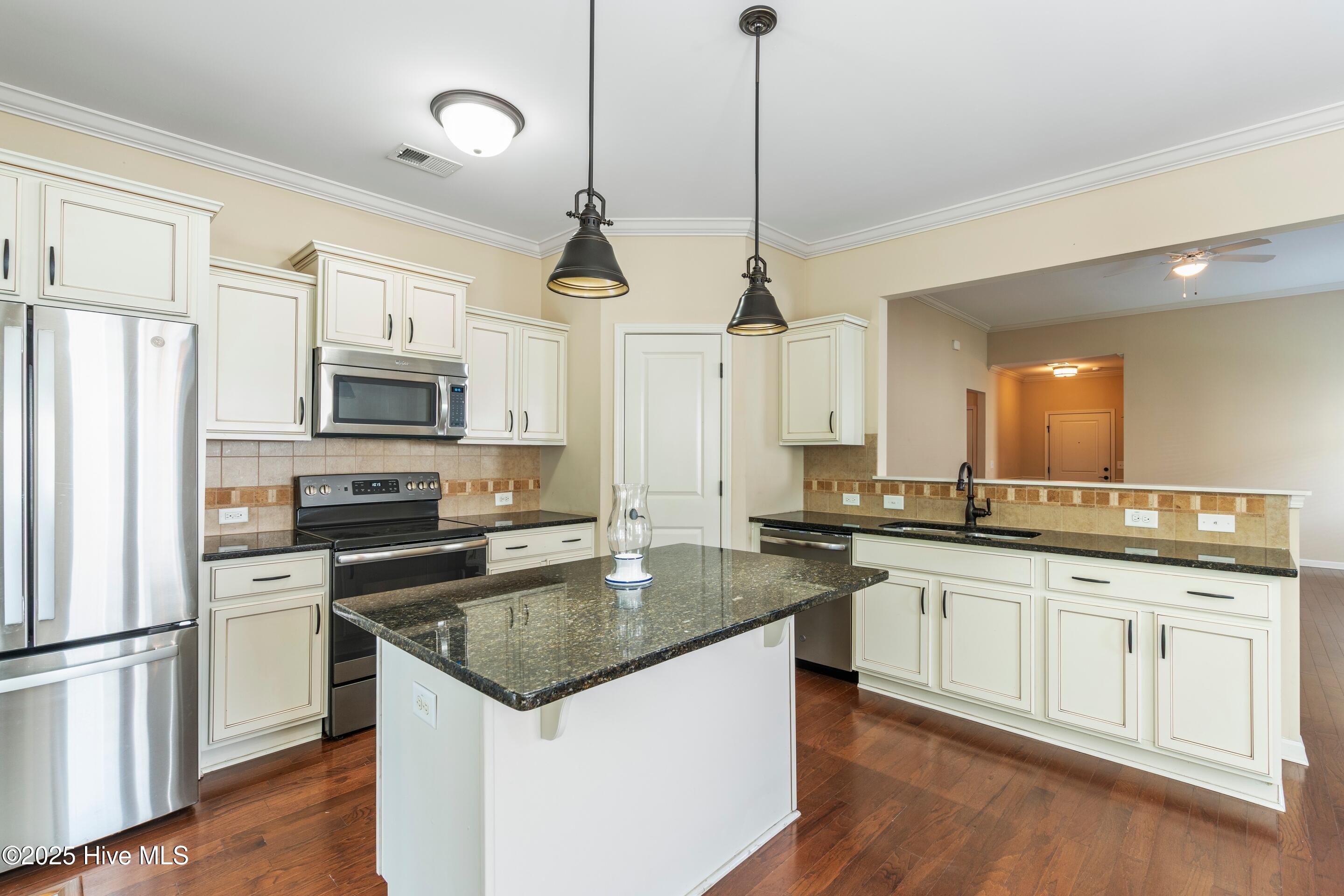 100522432 | Photo 26