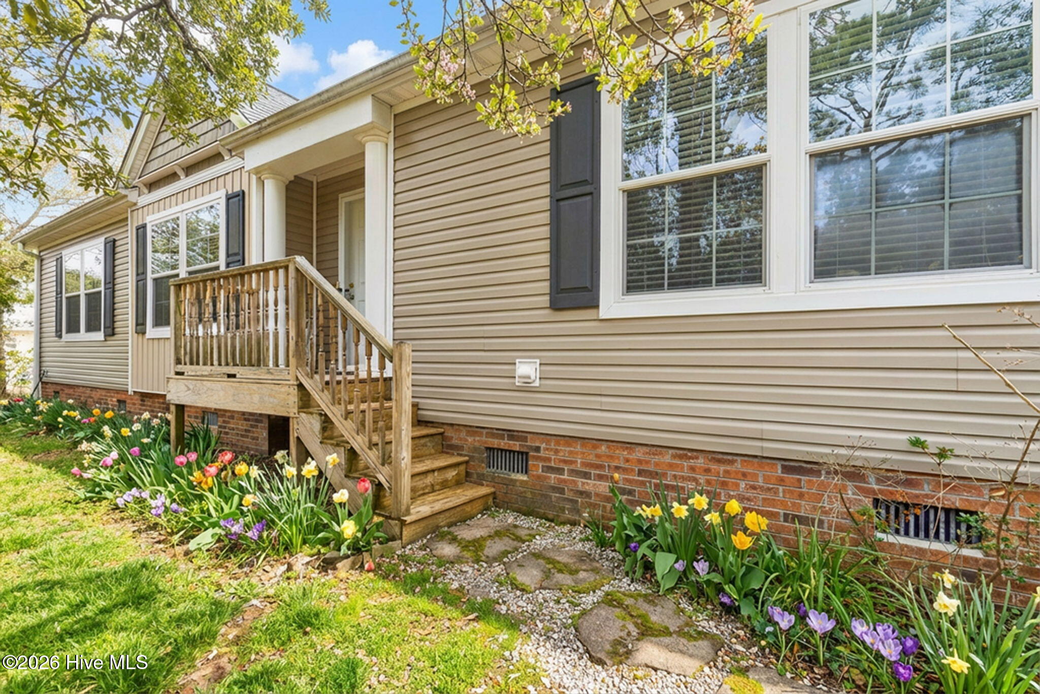 100557070 | Photo 46