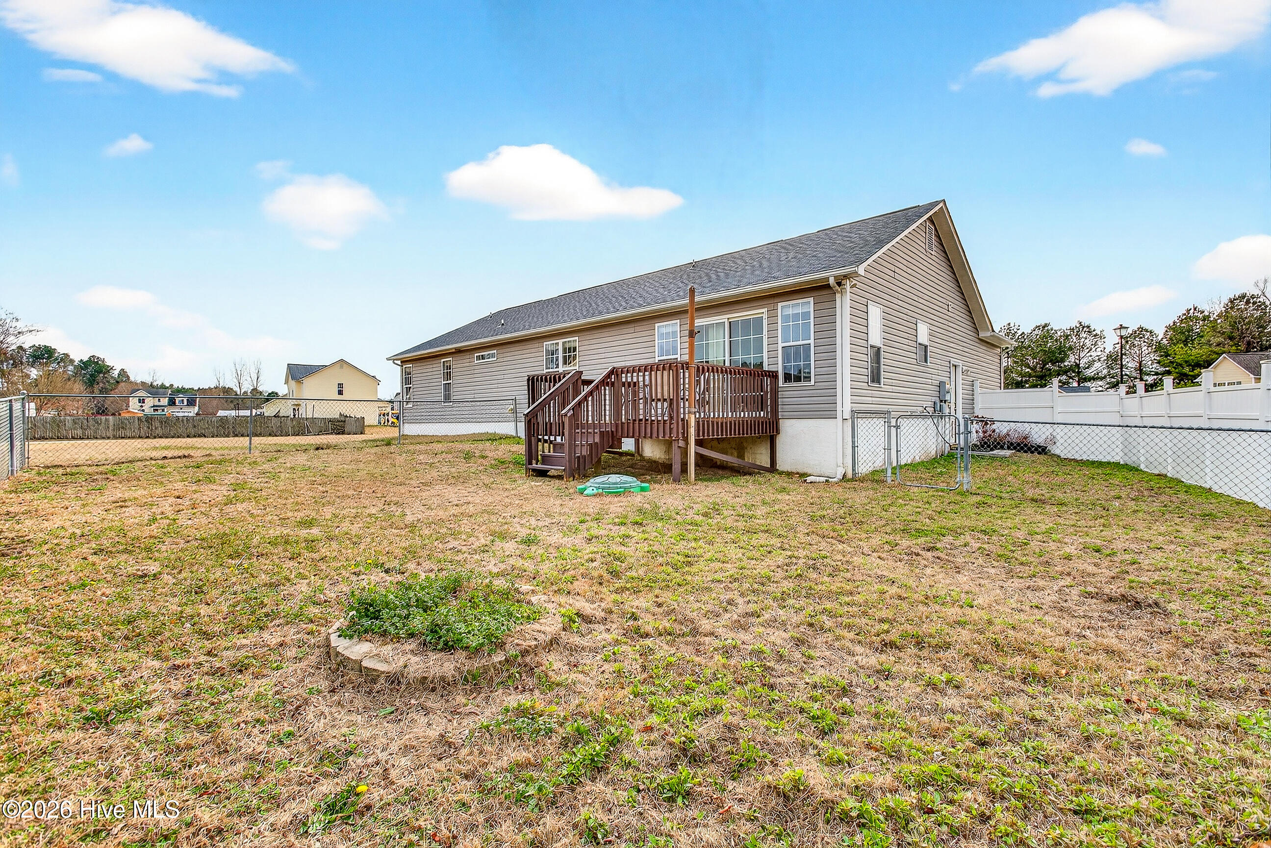 100558339 | Photo 26