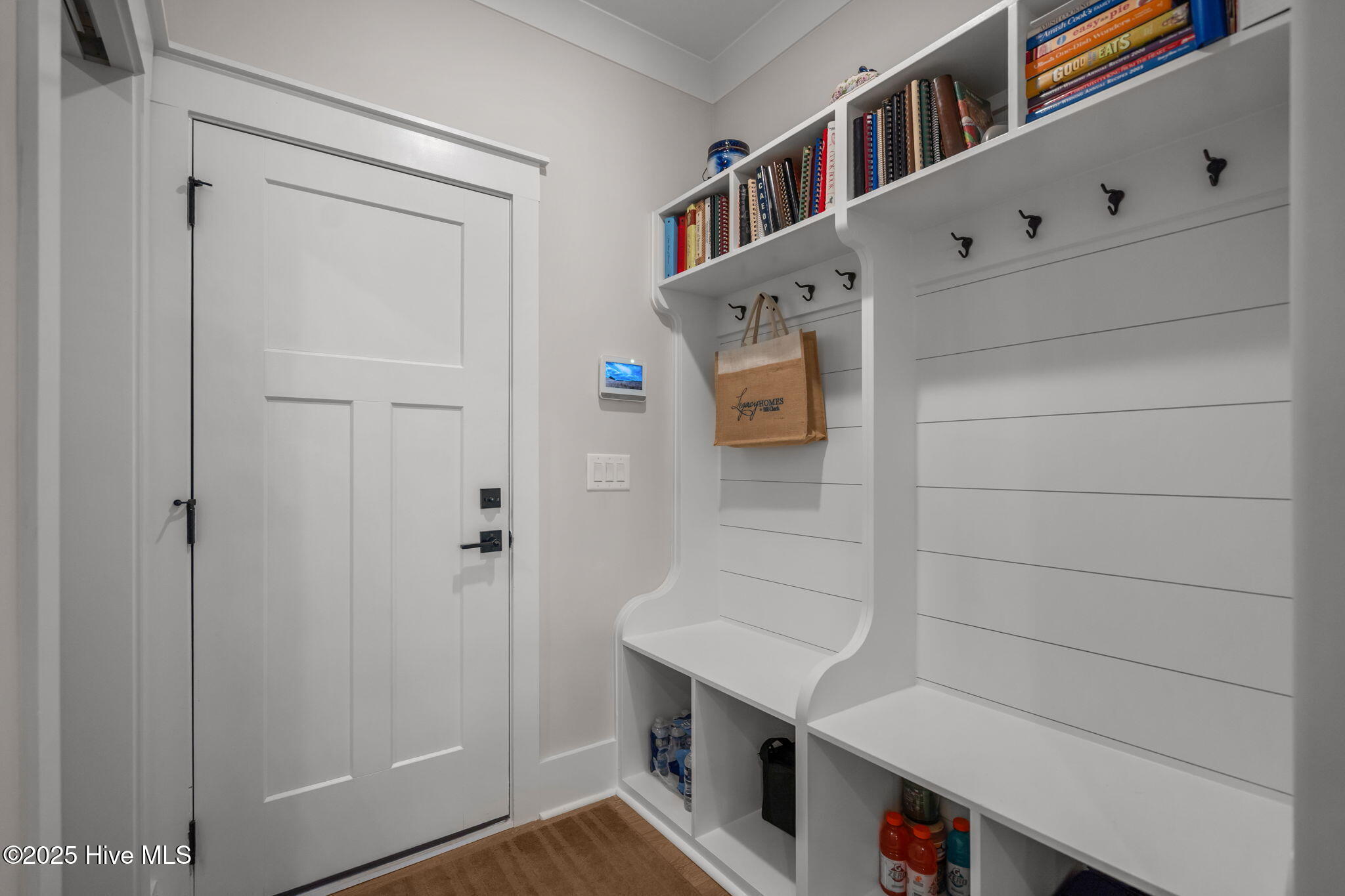 100526969 | Photo 46