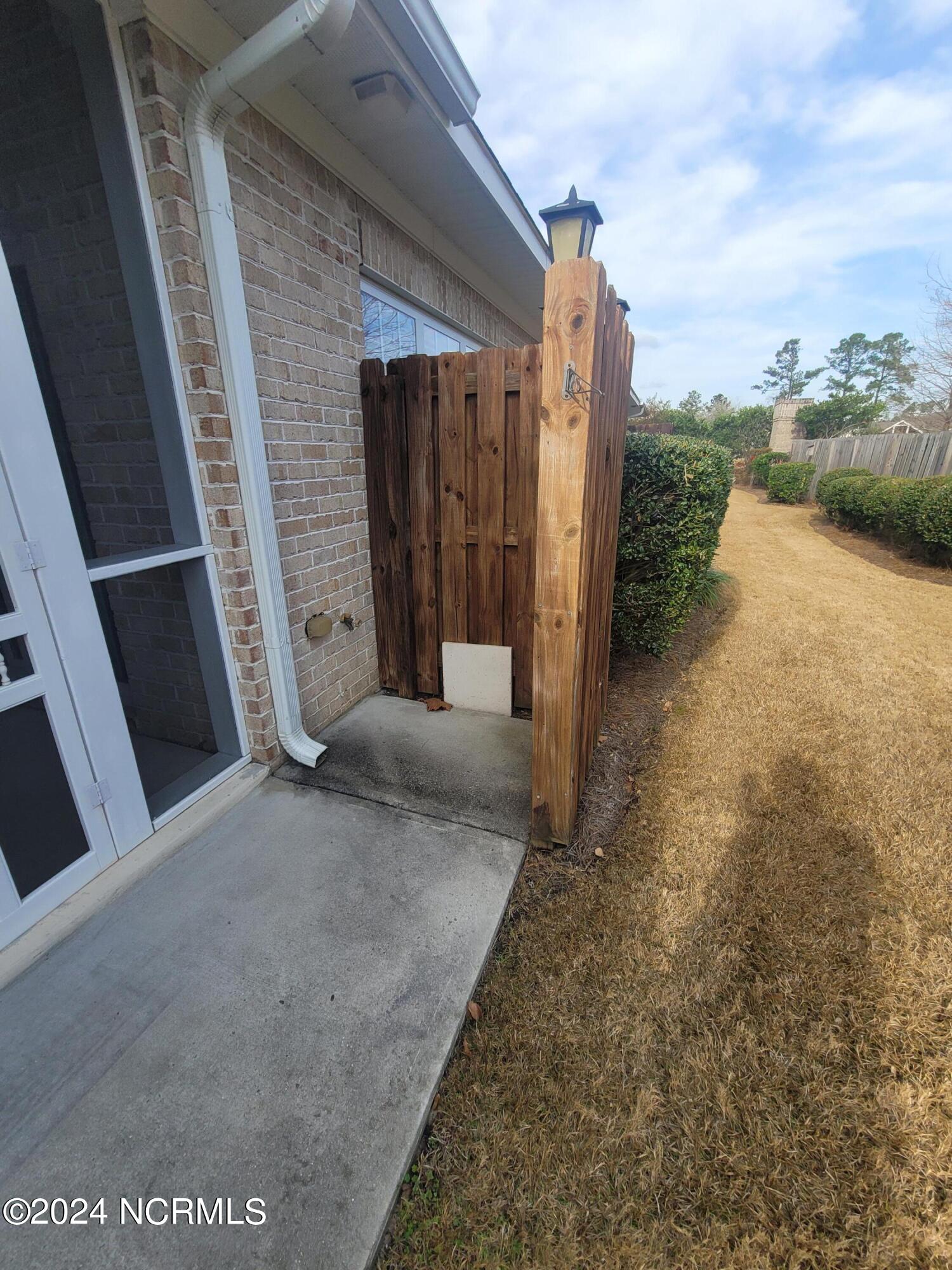 100574338 | Photo 24