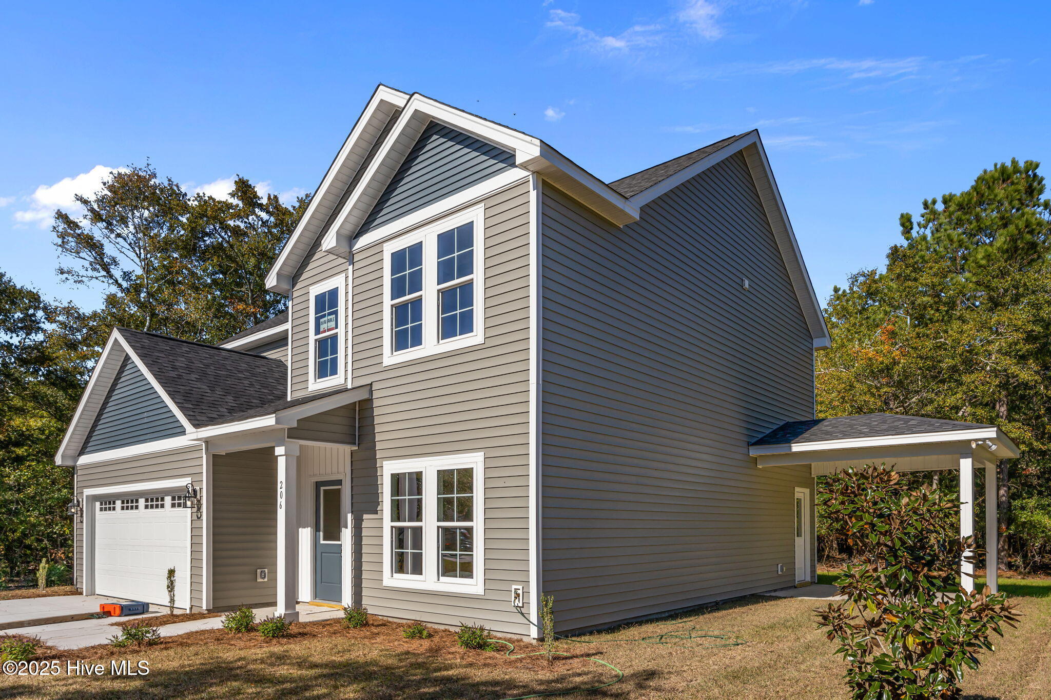 100509349 | Photo 40