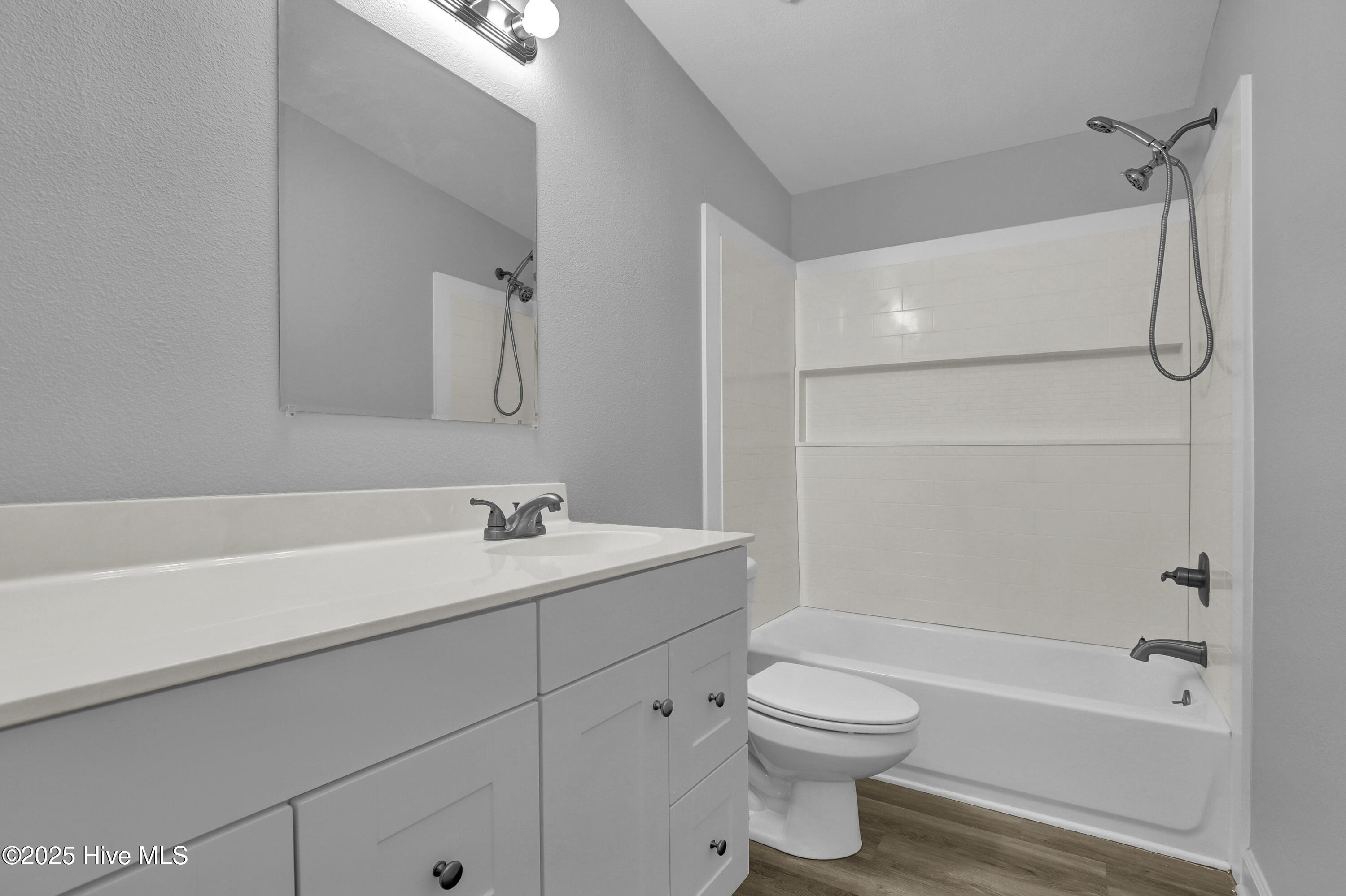 100543413 | Photo 19