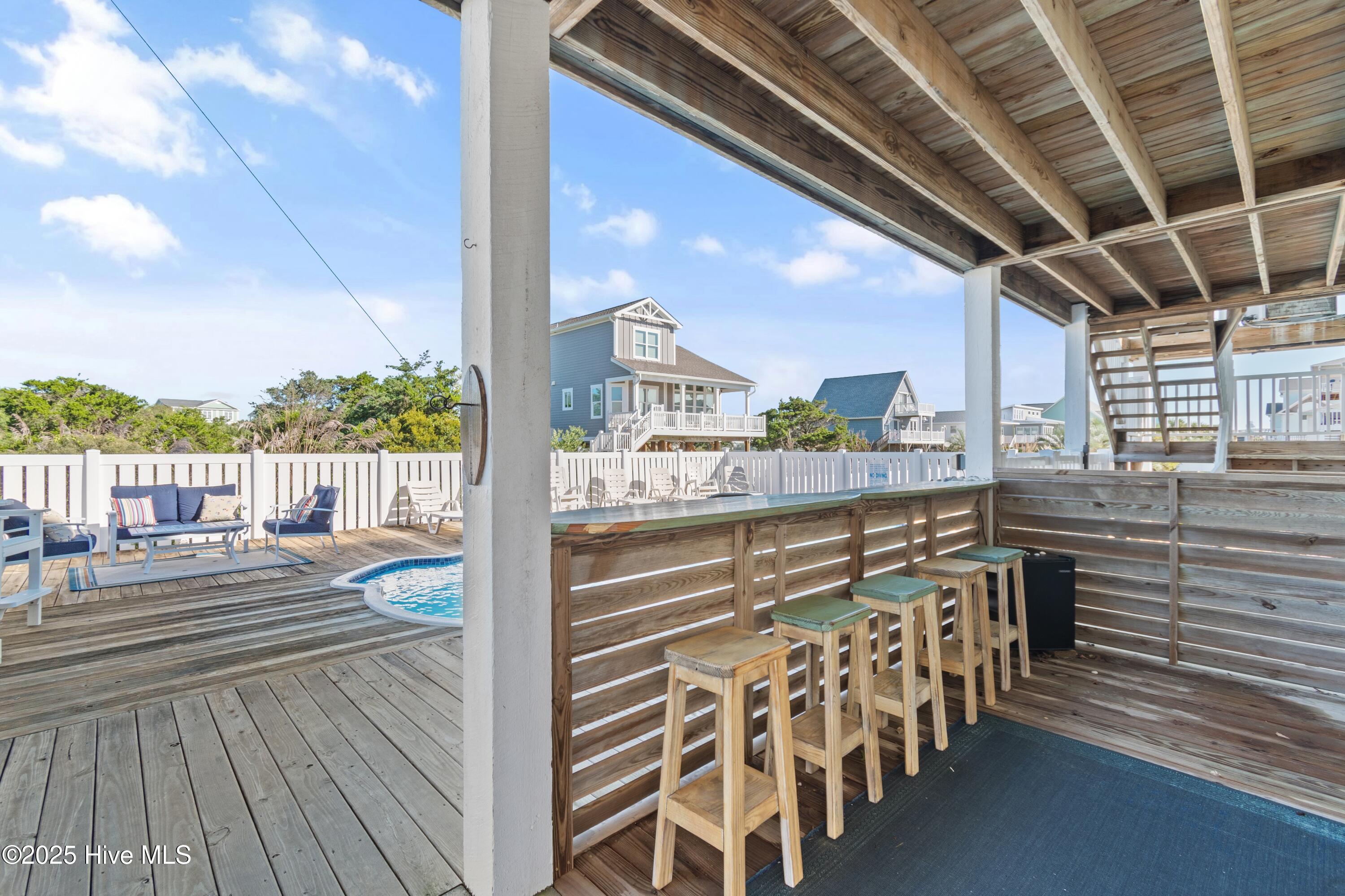 100536498 | Photo 14