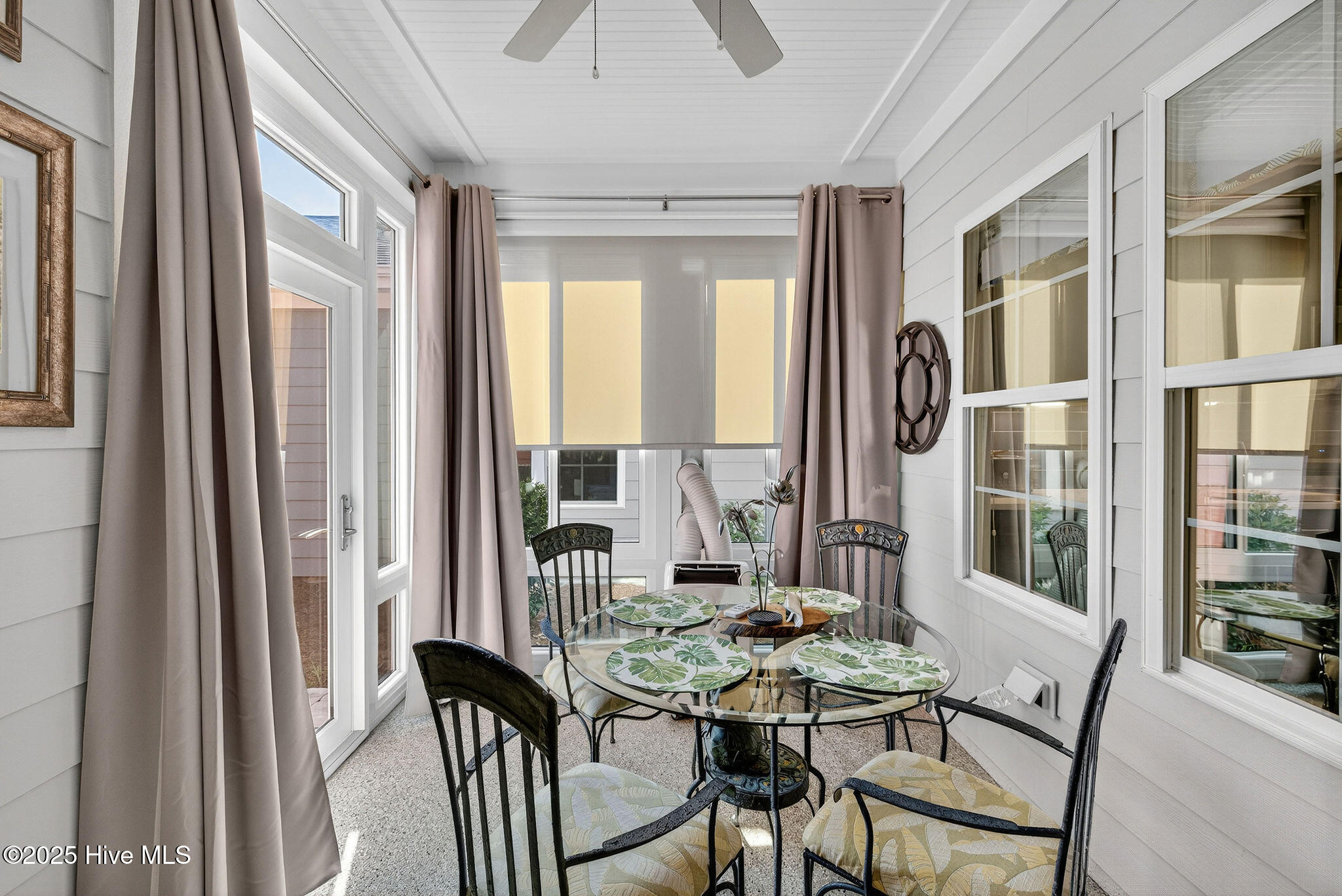 100529833 | Photo 22