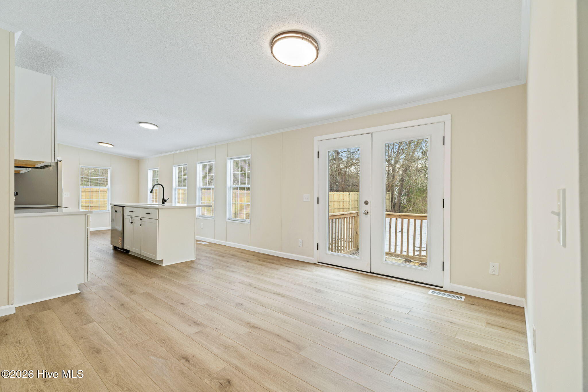 100552963 | Photo 18