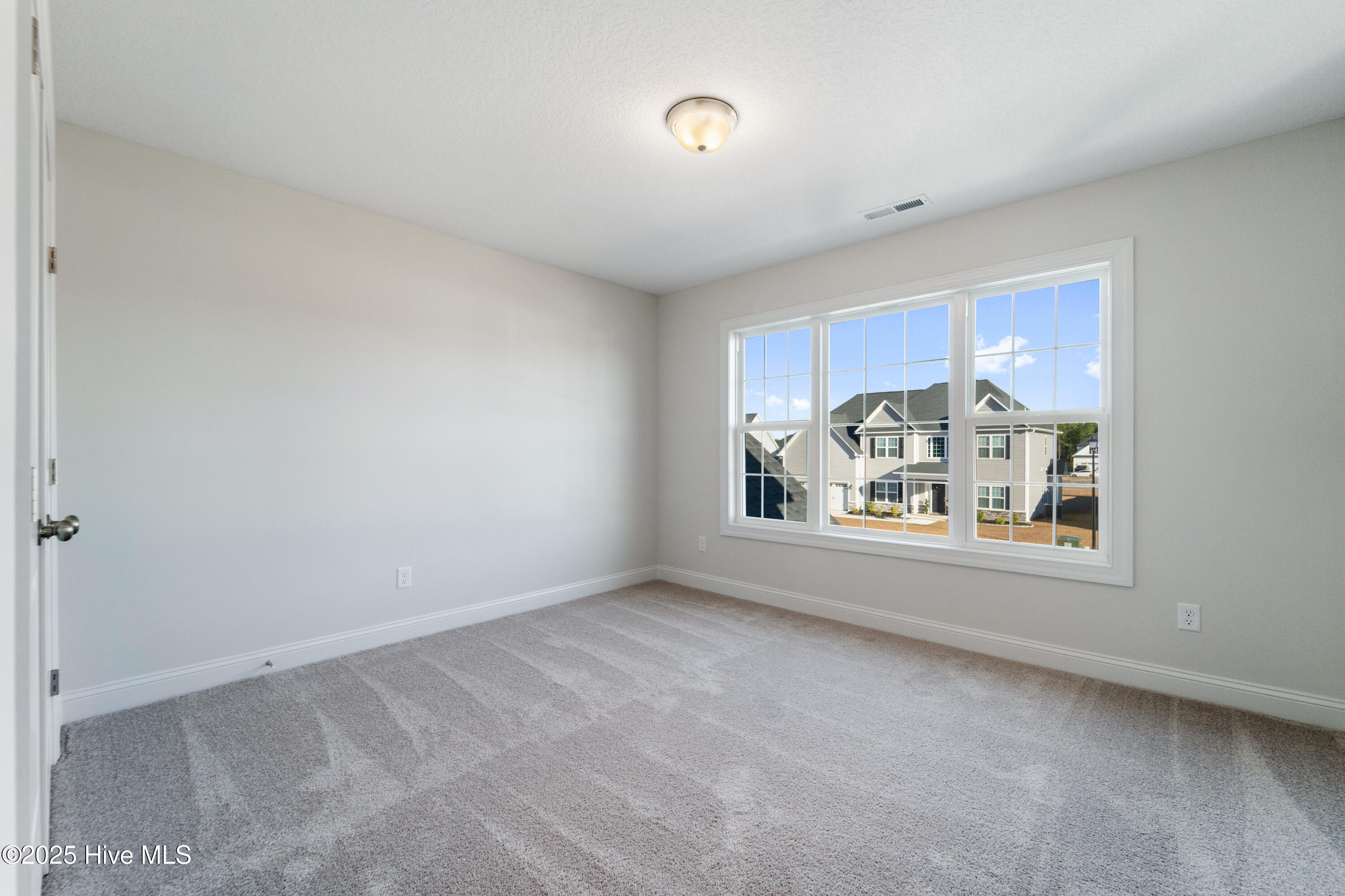 100512578 | Photo 26