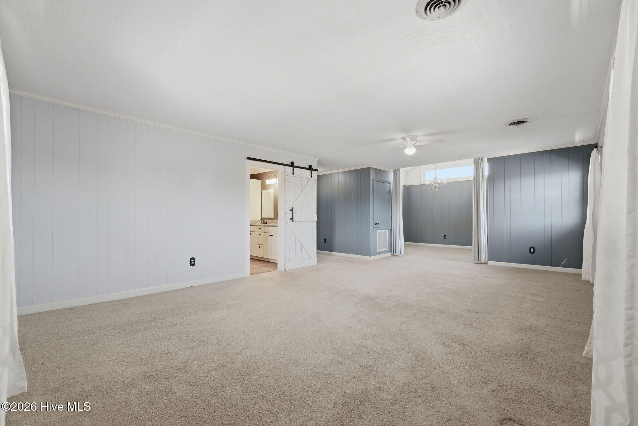 100557788 | Photo 28