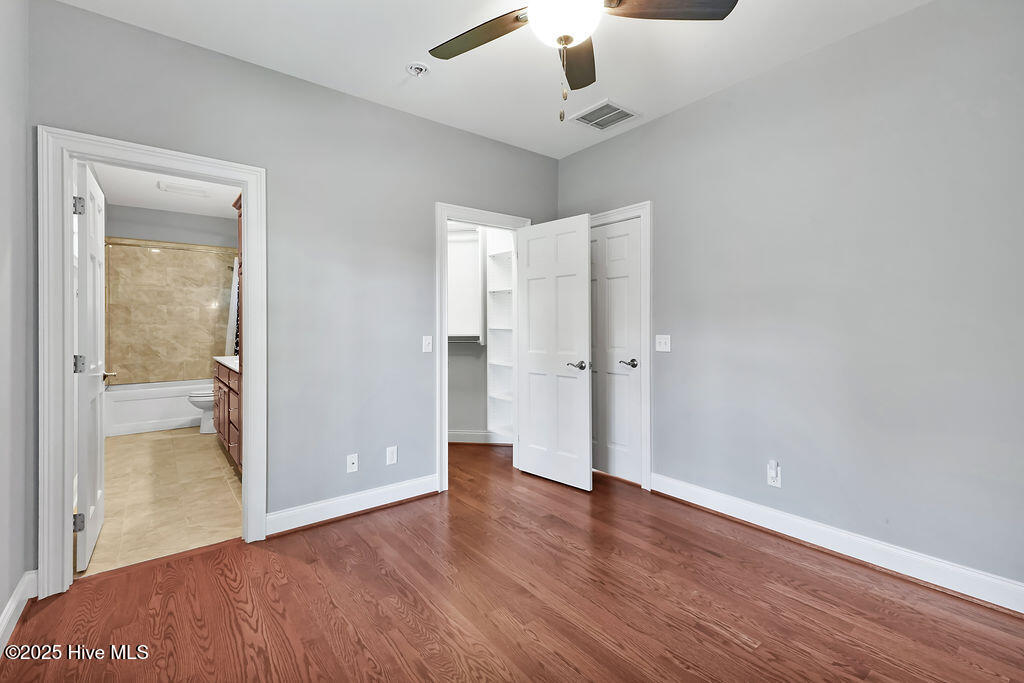 100540084 | Photo 36