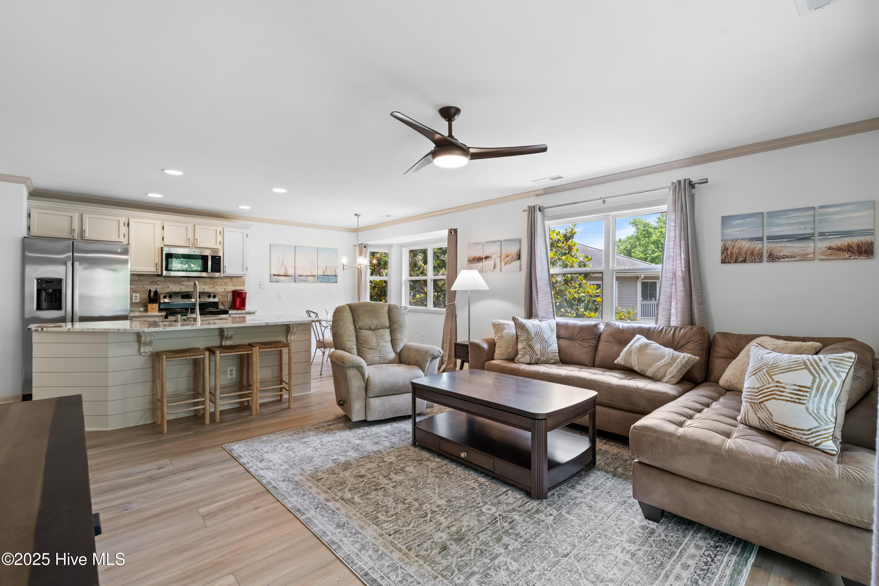 100551336 | Photo 13