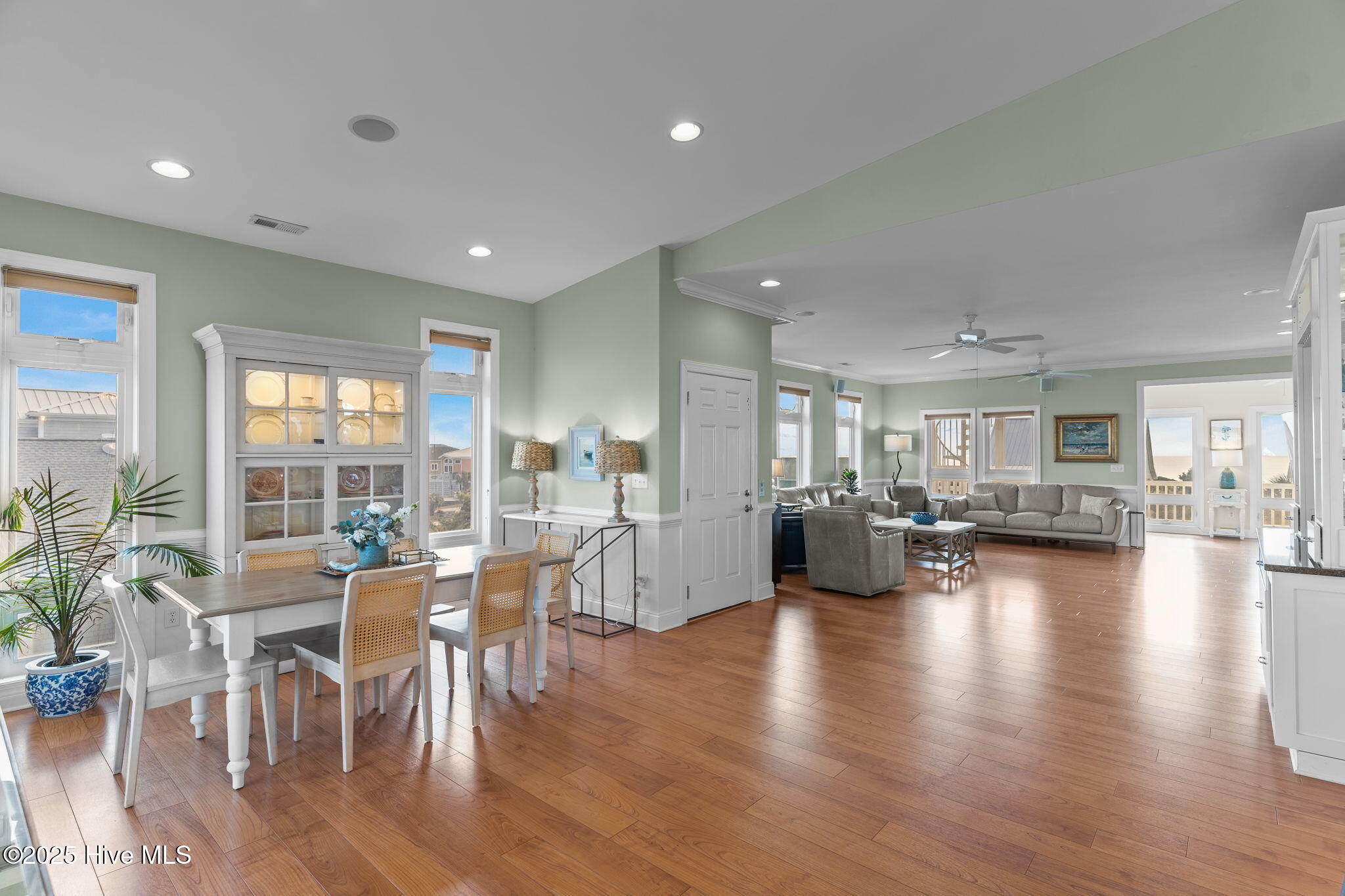 100544368 | Photo 27