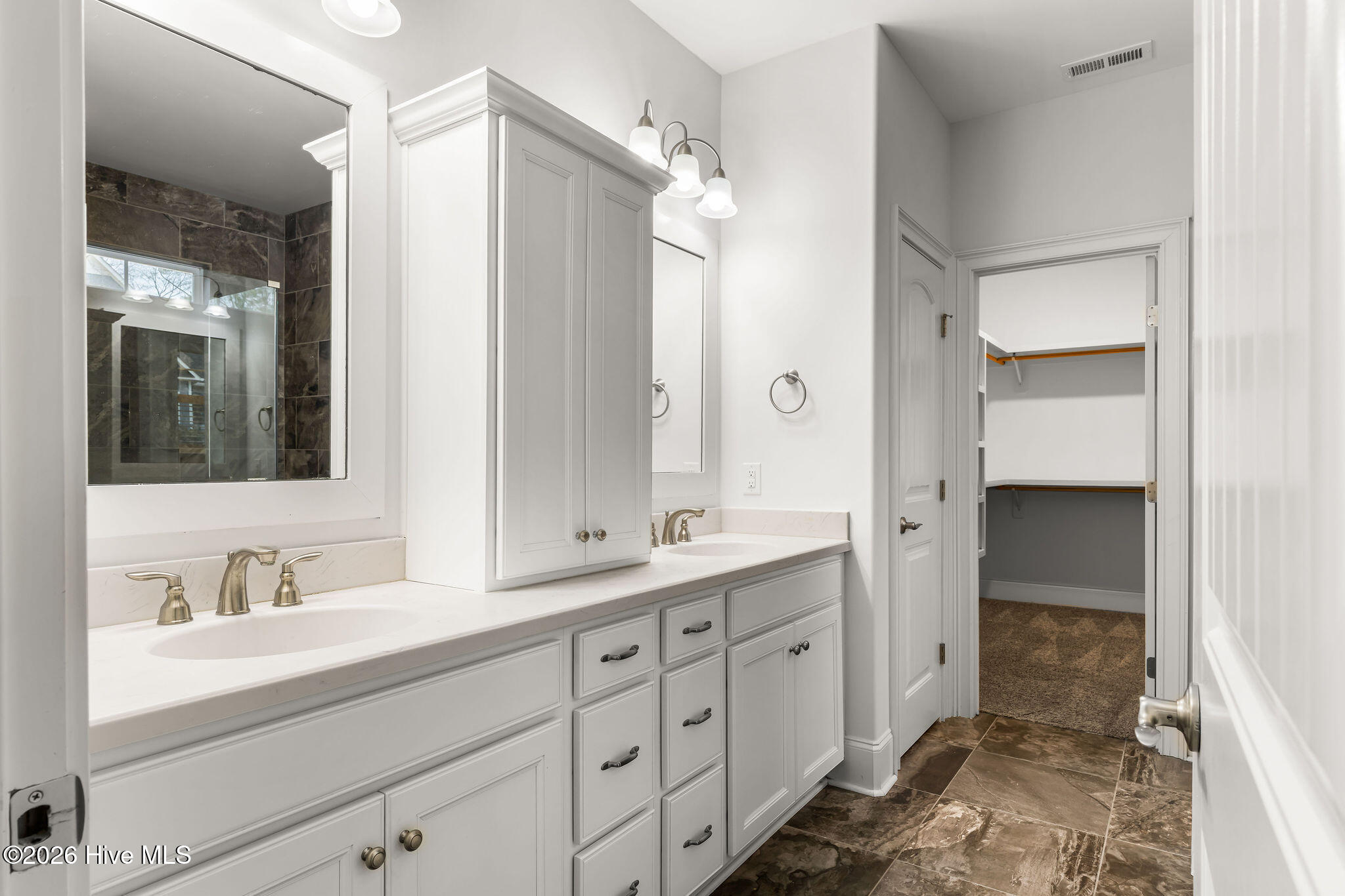 100554356 | Photo 26