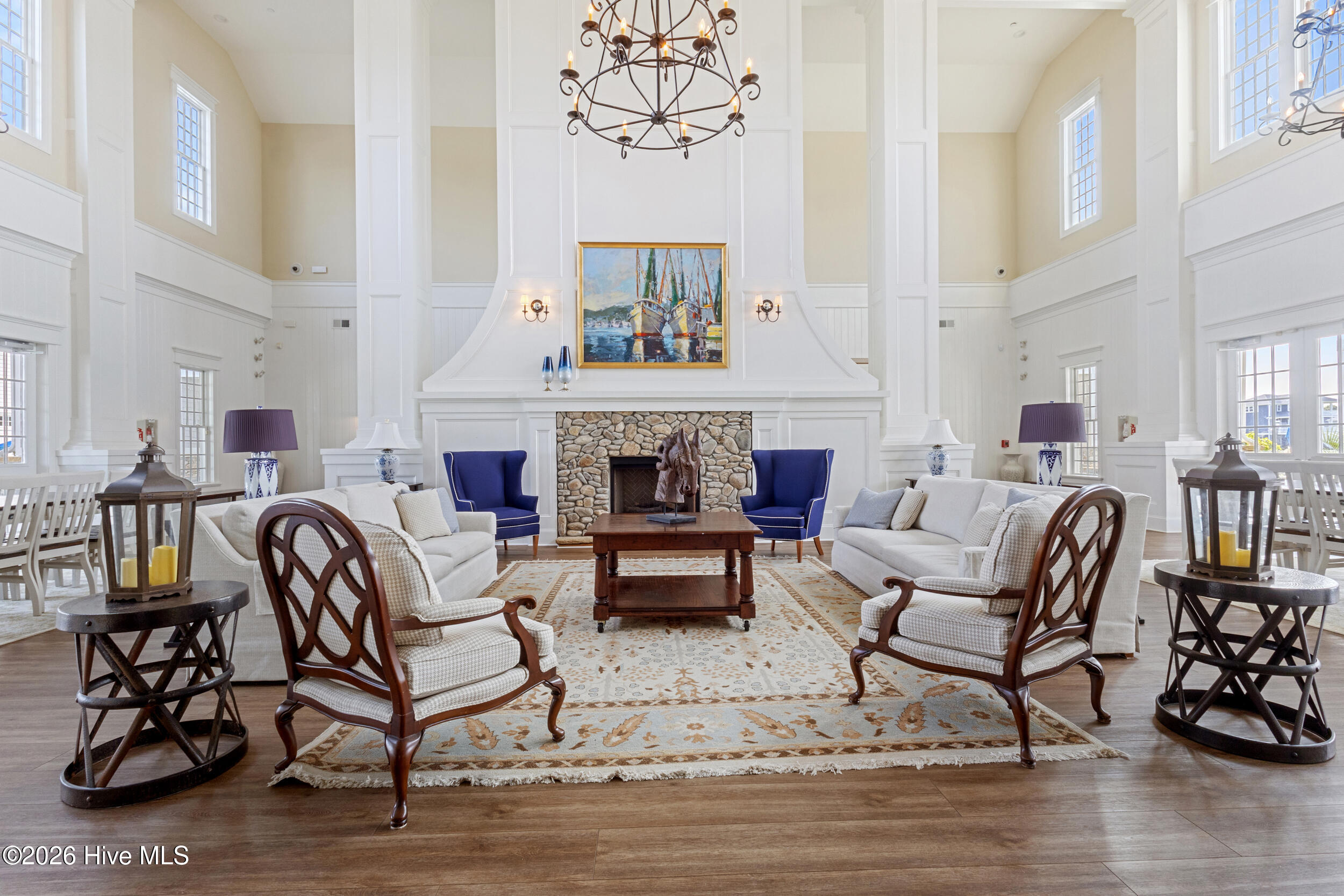 100570688 | Photo 82