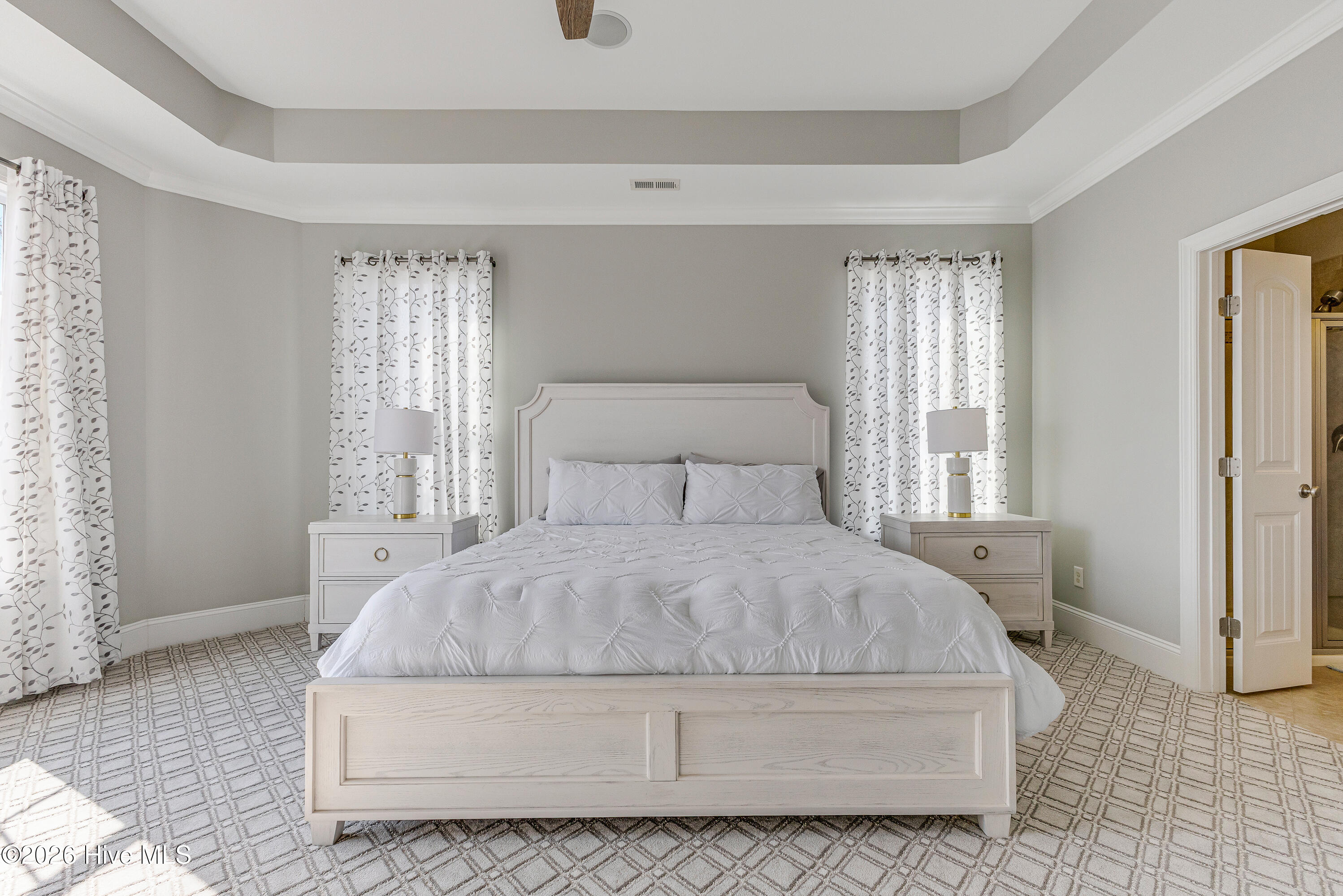 100553898 | Photo 19