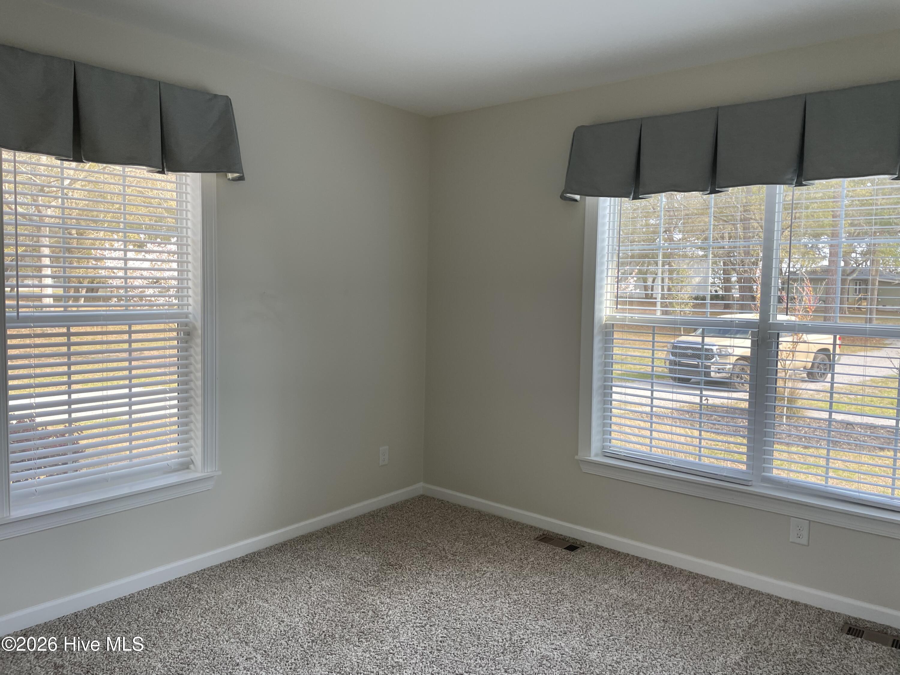 100568375 | Photo 29