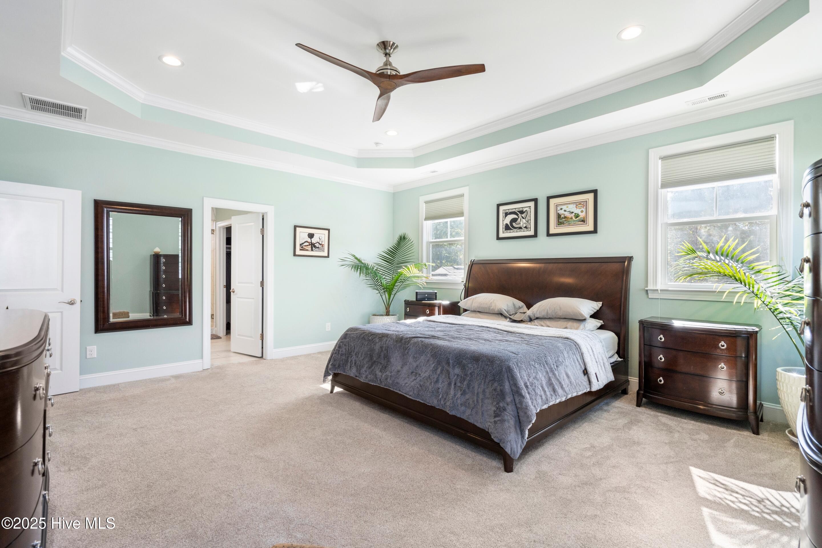 100551438 | Photo 32