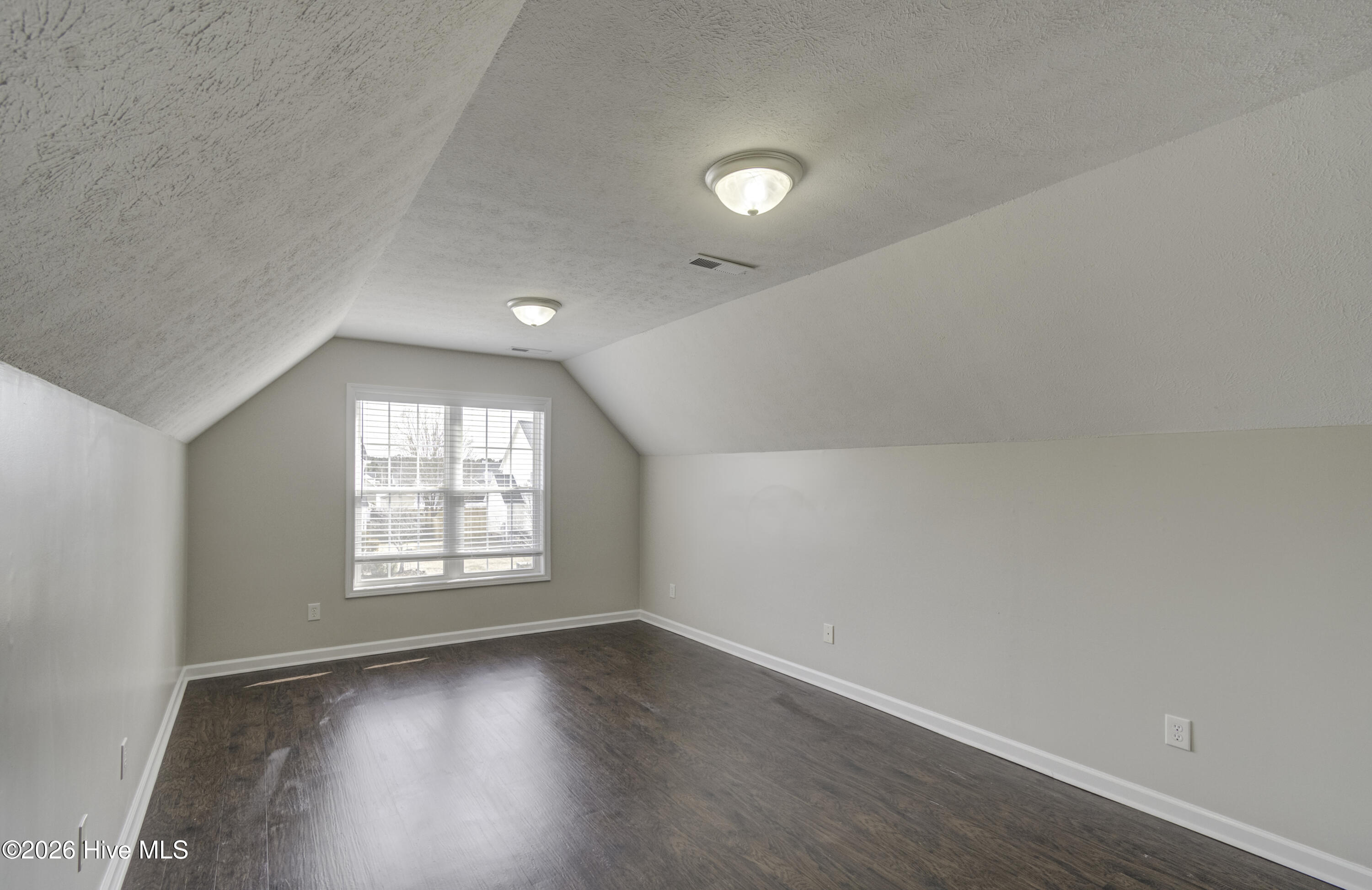 100549263 | Photo 57