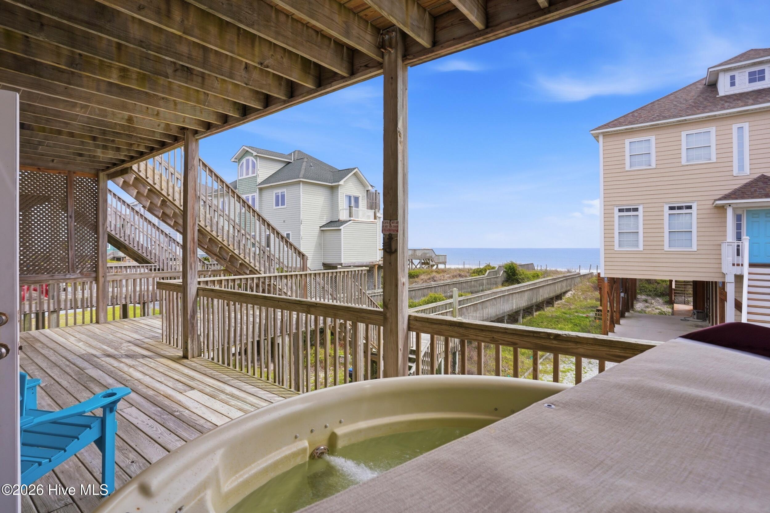 100566063 | Photo 46