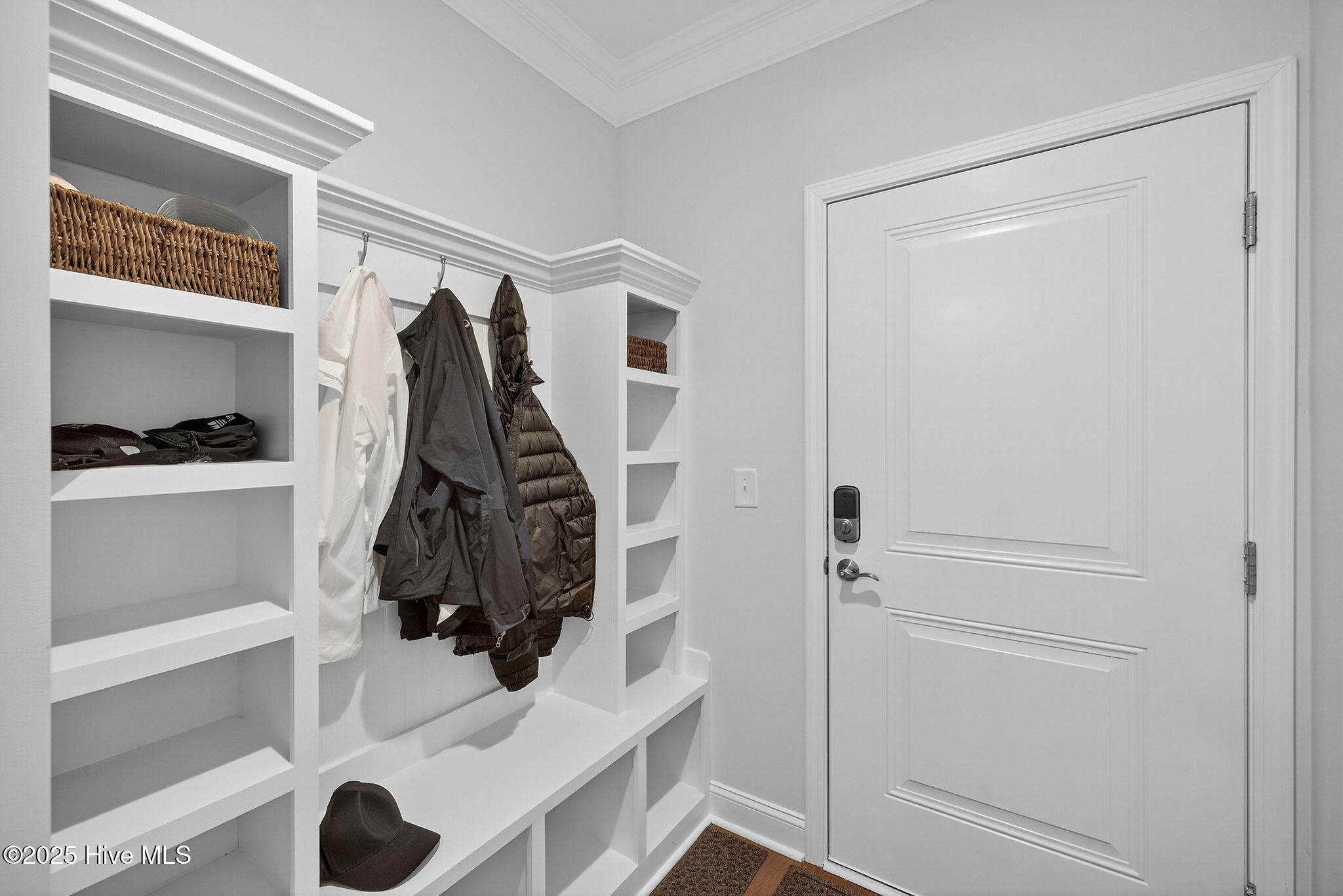 100565700 | Photo 19